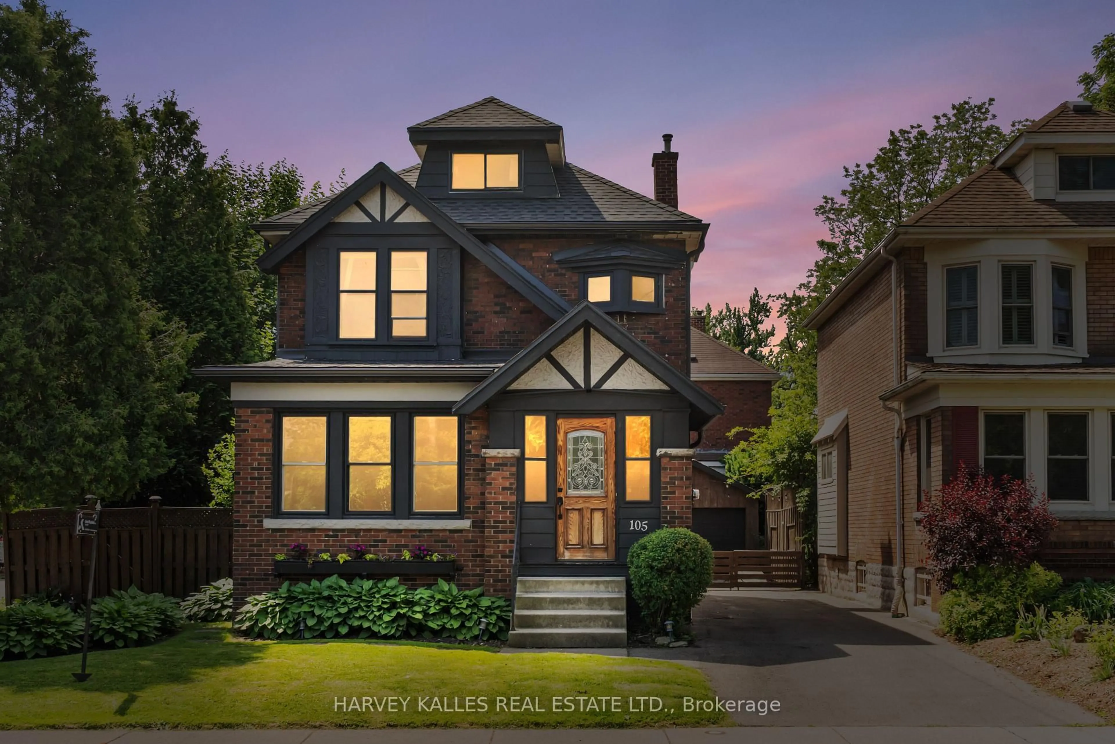 Home with brick exterior material, street for 105 South Oval, Hamilton Ontario L8S 1R2