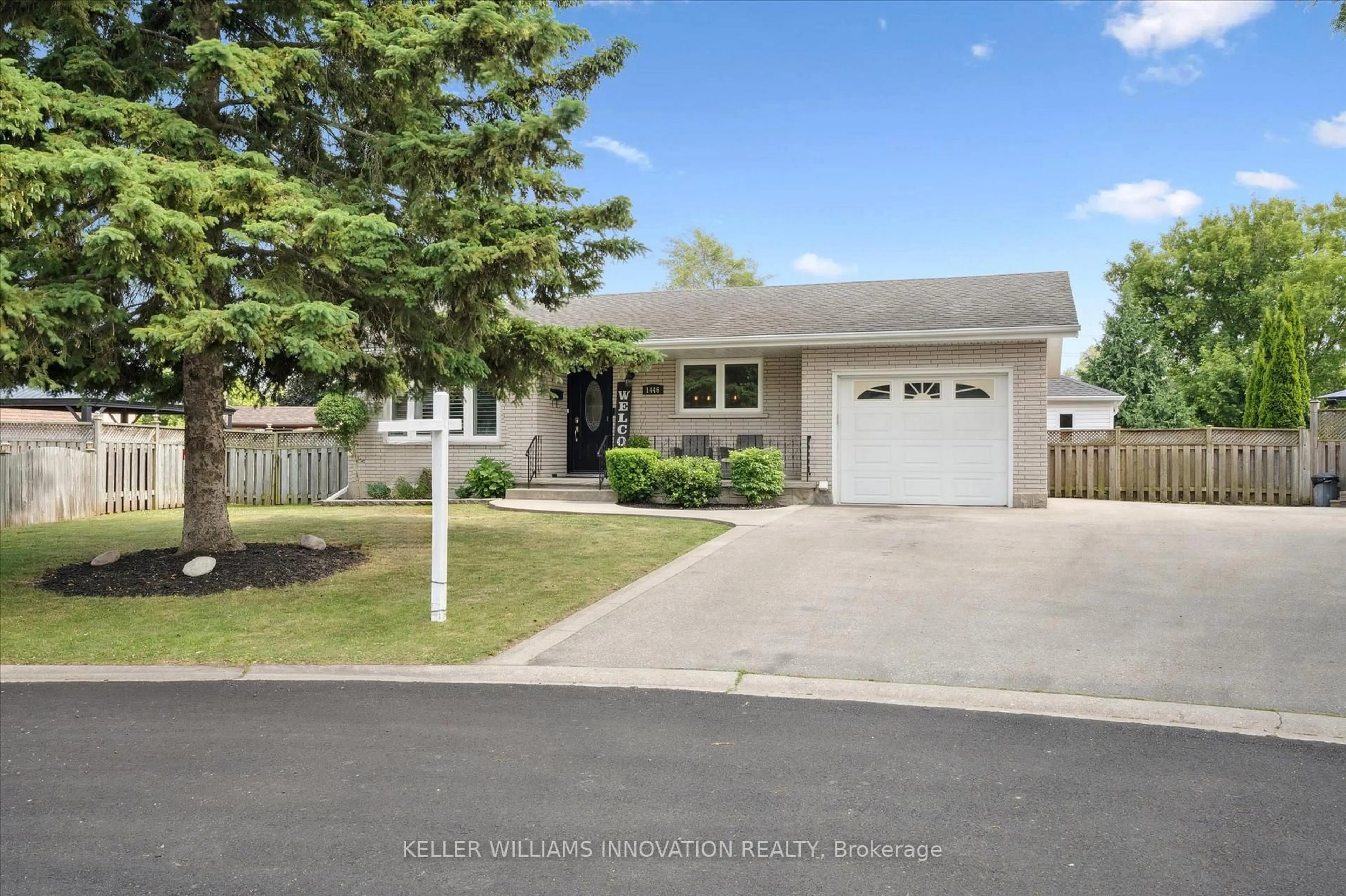 Home with vinyl exterior material, street for 1446 Pineview Crt, Cambridge Ontario N3H 4X1