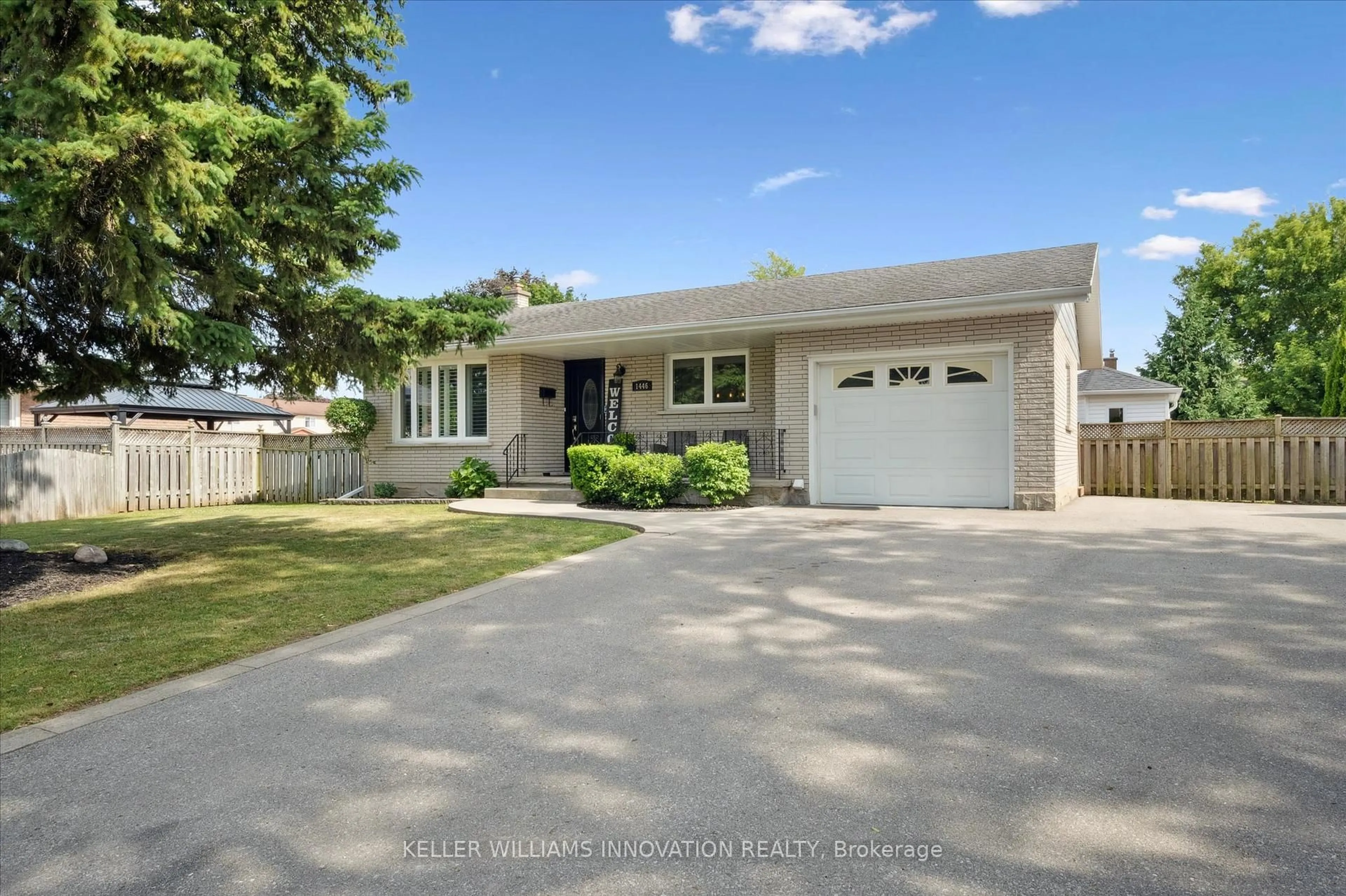 Home with vinyl exterior material, street for 1446 Pineview Crt, Cambridge Ontario N3H 4X1