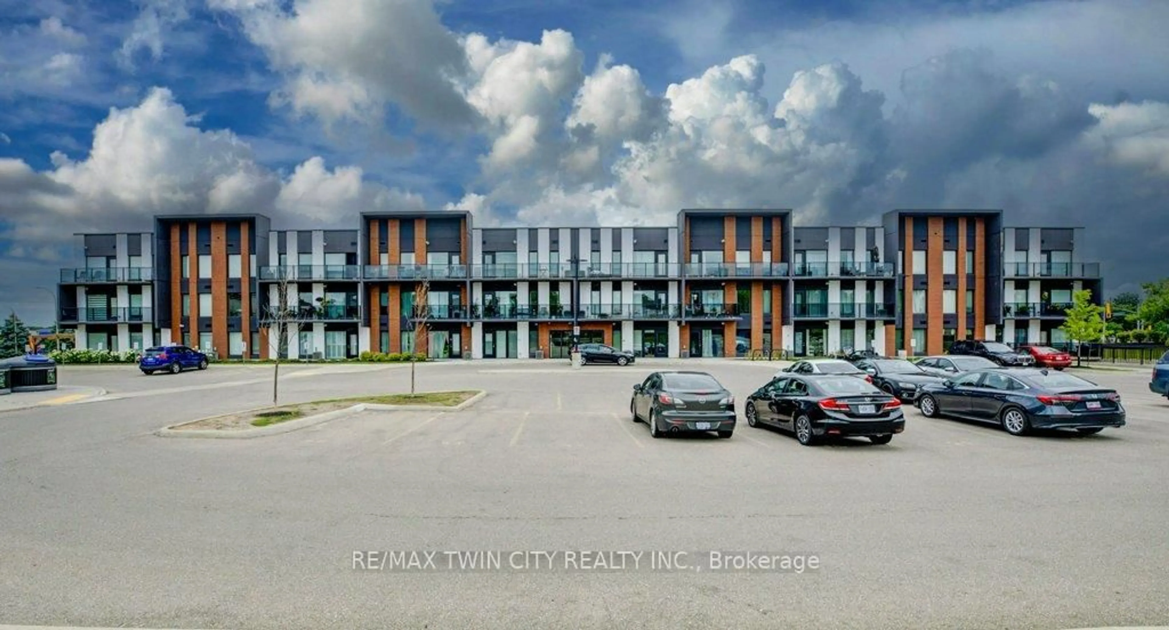 A pic from outside/outdoor area/front of a property/back of a property/a pic from drone, building for 5 Wake Robin Dr #303, Kitchener Ontario N2E 0H6