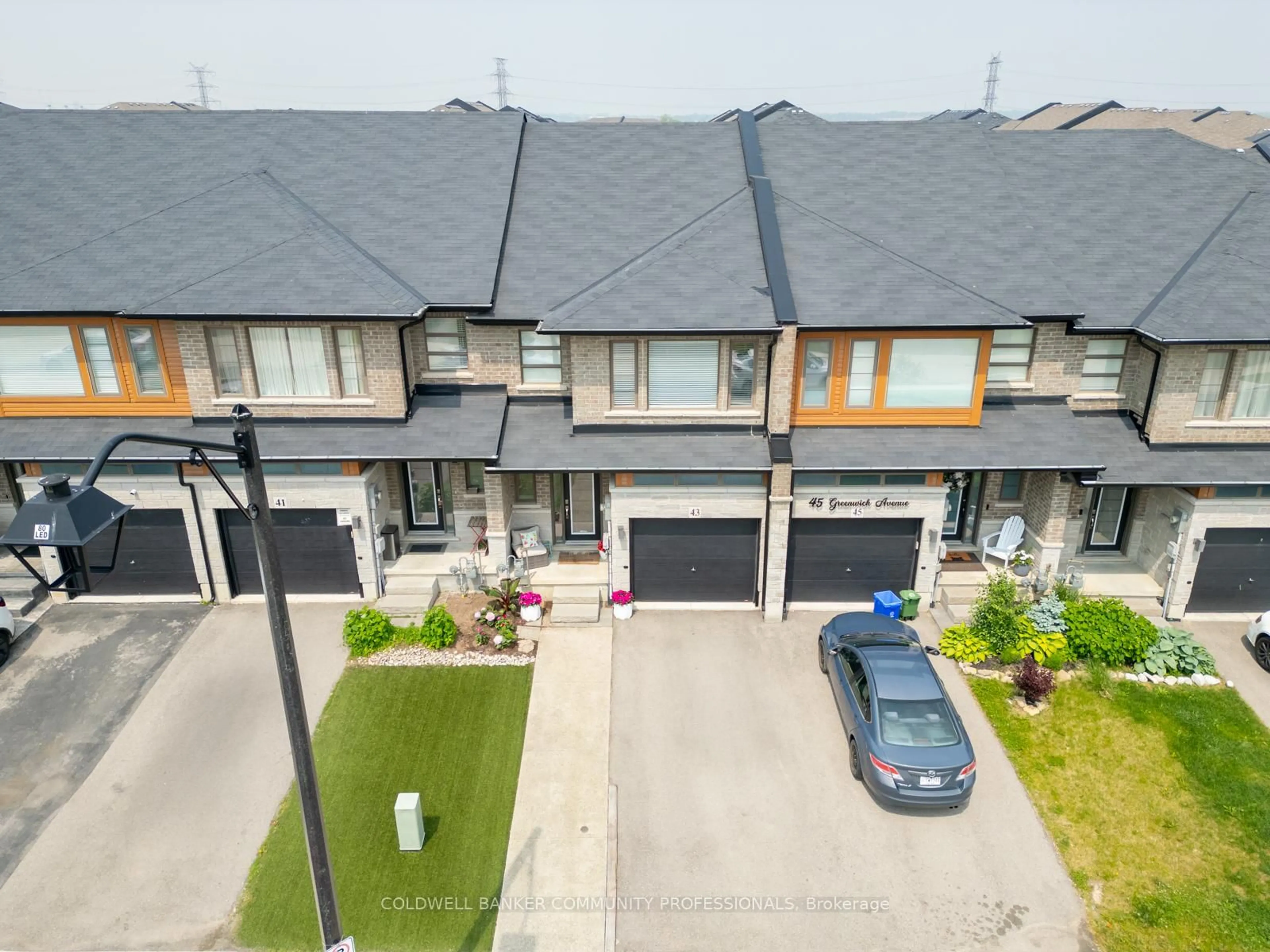 A pic from outside/outdoor area/front of a property/back of a property/a pic from drone, street for 43 Greenwich Ave, Hamilton Ontario L8J 0L5