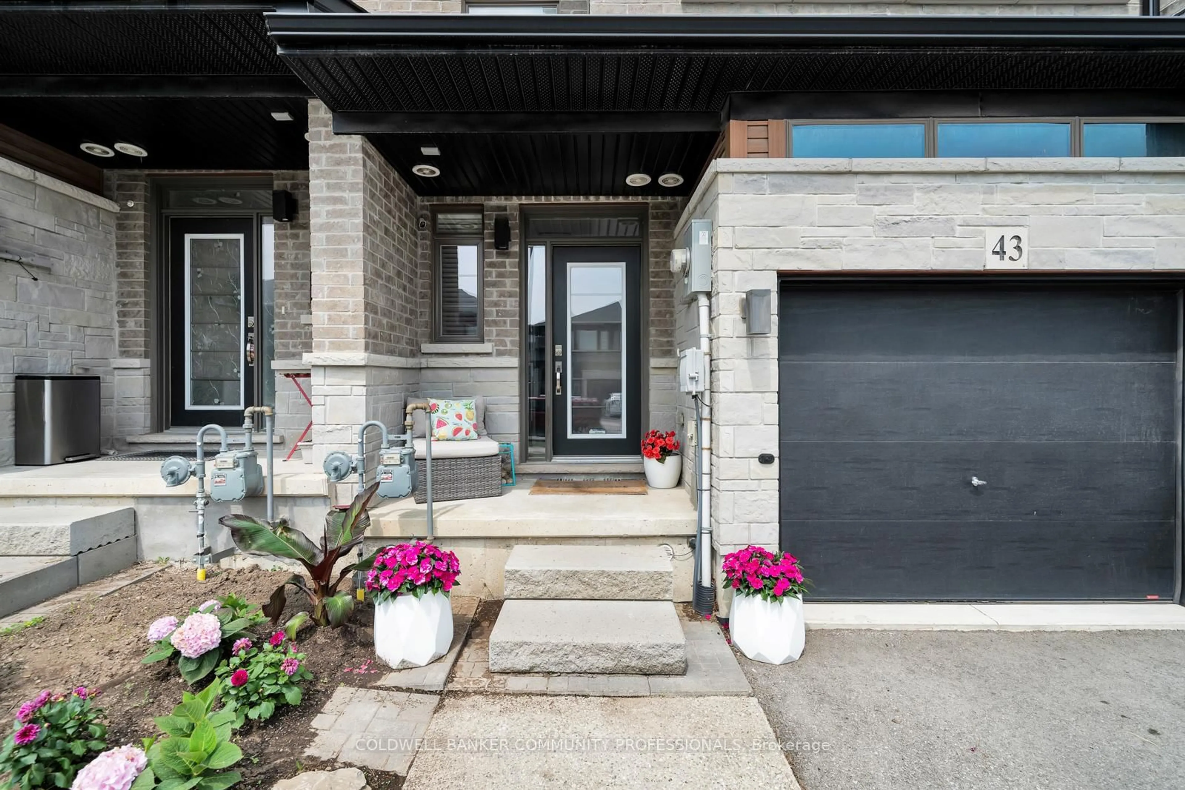 Unknown for 43 Greenwich Ave, Hamilton Ontario L8J 0L5