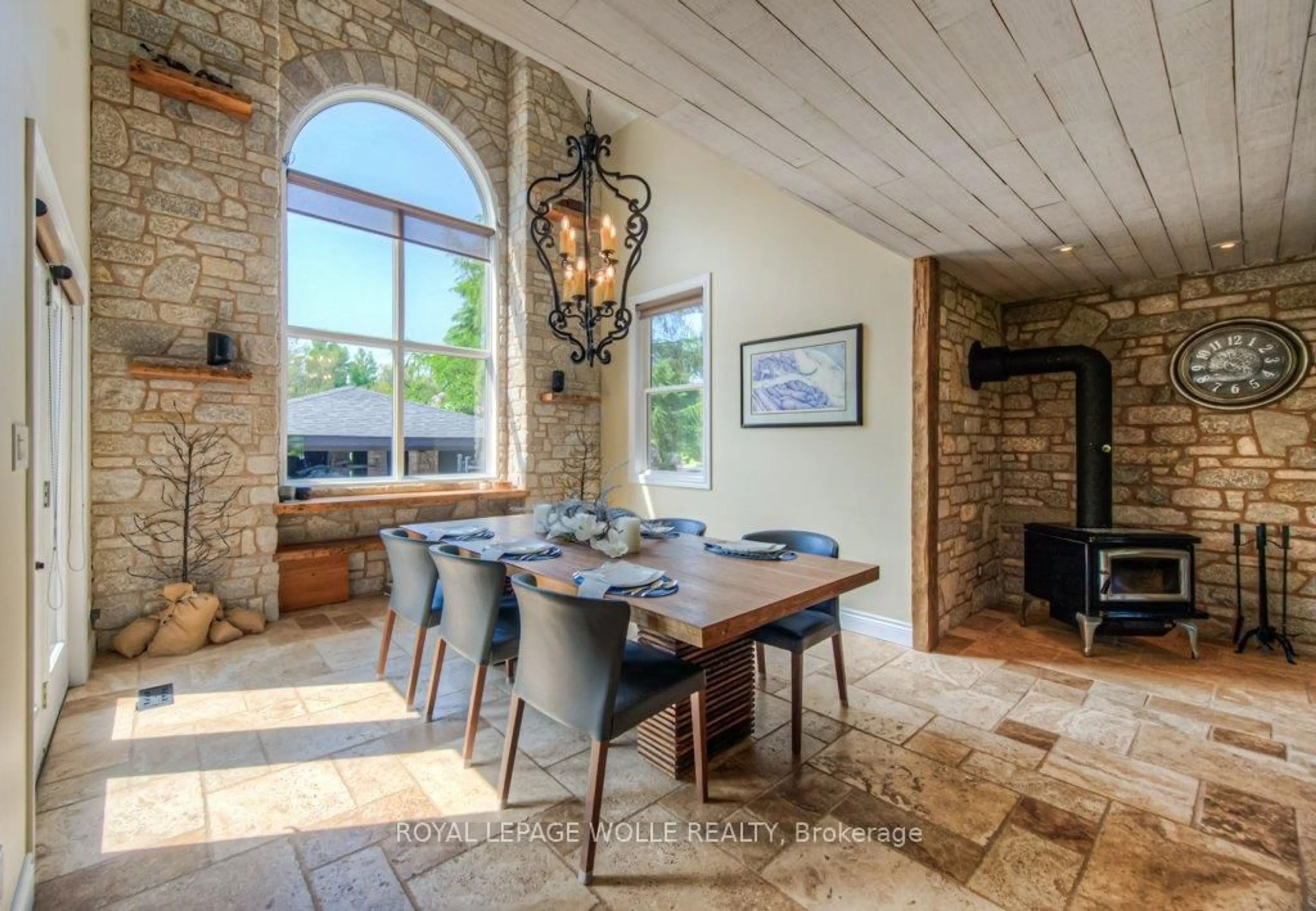 Dining room, ceramic/tile floor for 8466 Sideroad 30, Centre Wellington Ontario N0B 2K0