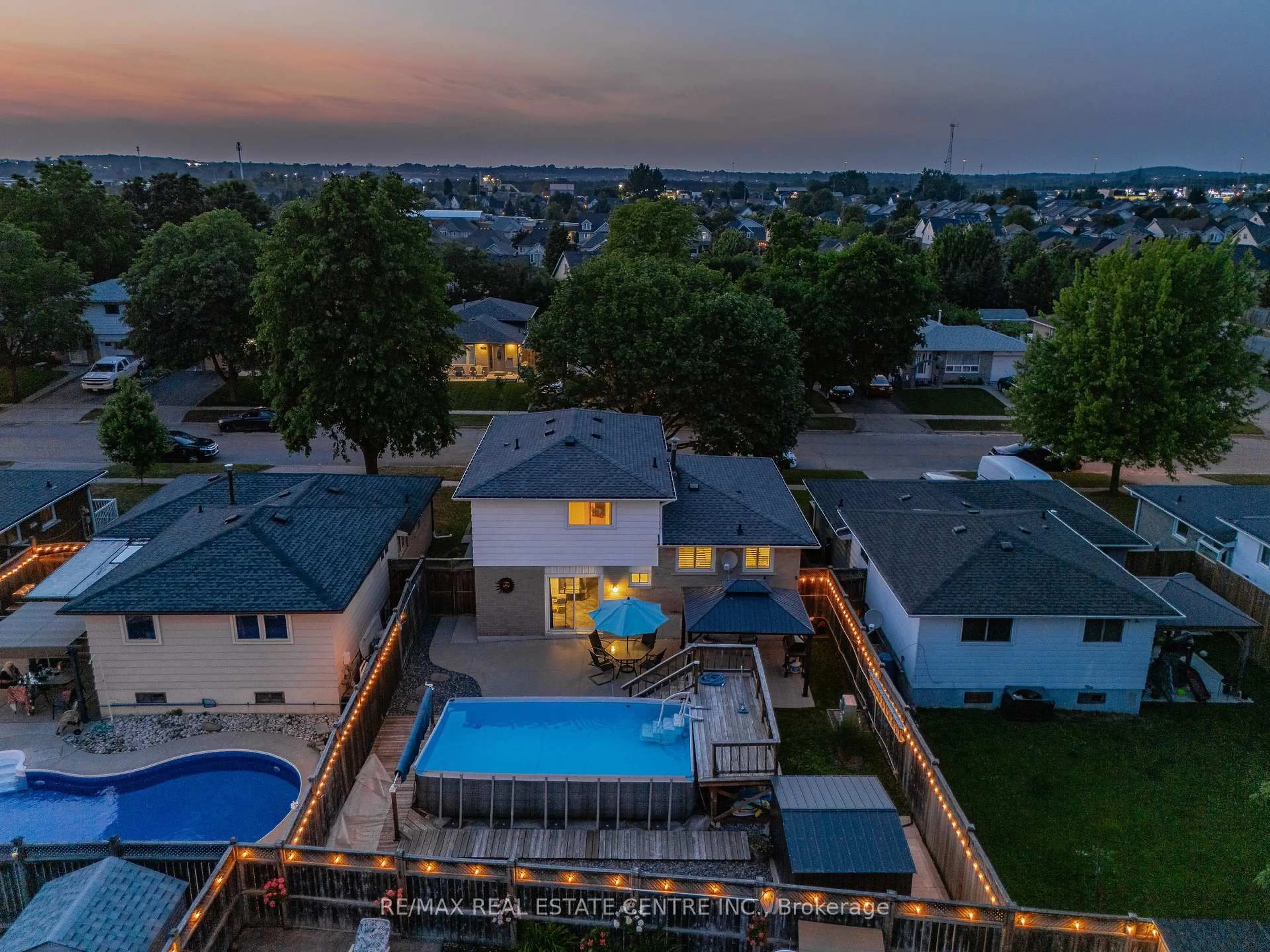 A pic from outside/outdoor area/front of a property/back of a property/a pic from drone, city buildings view from balcony for 758 Kummer Cres, Cambridge Ontario N3H 4Z1