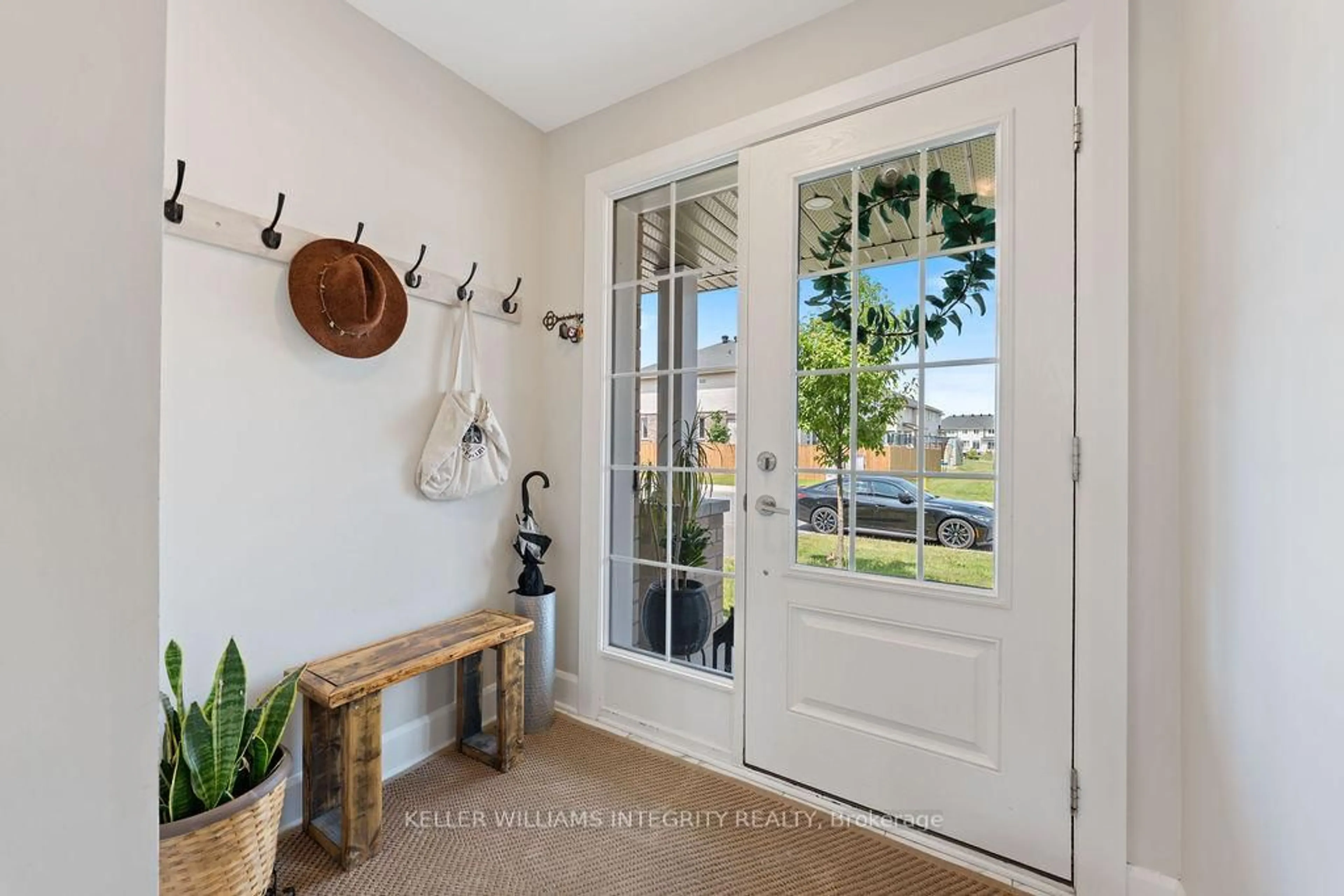 Indoor entryway for 200 HOOPER St, Carleton Place Ontario K7C 0C4