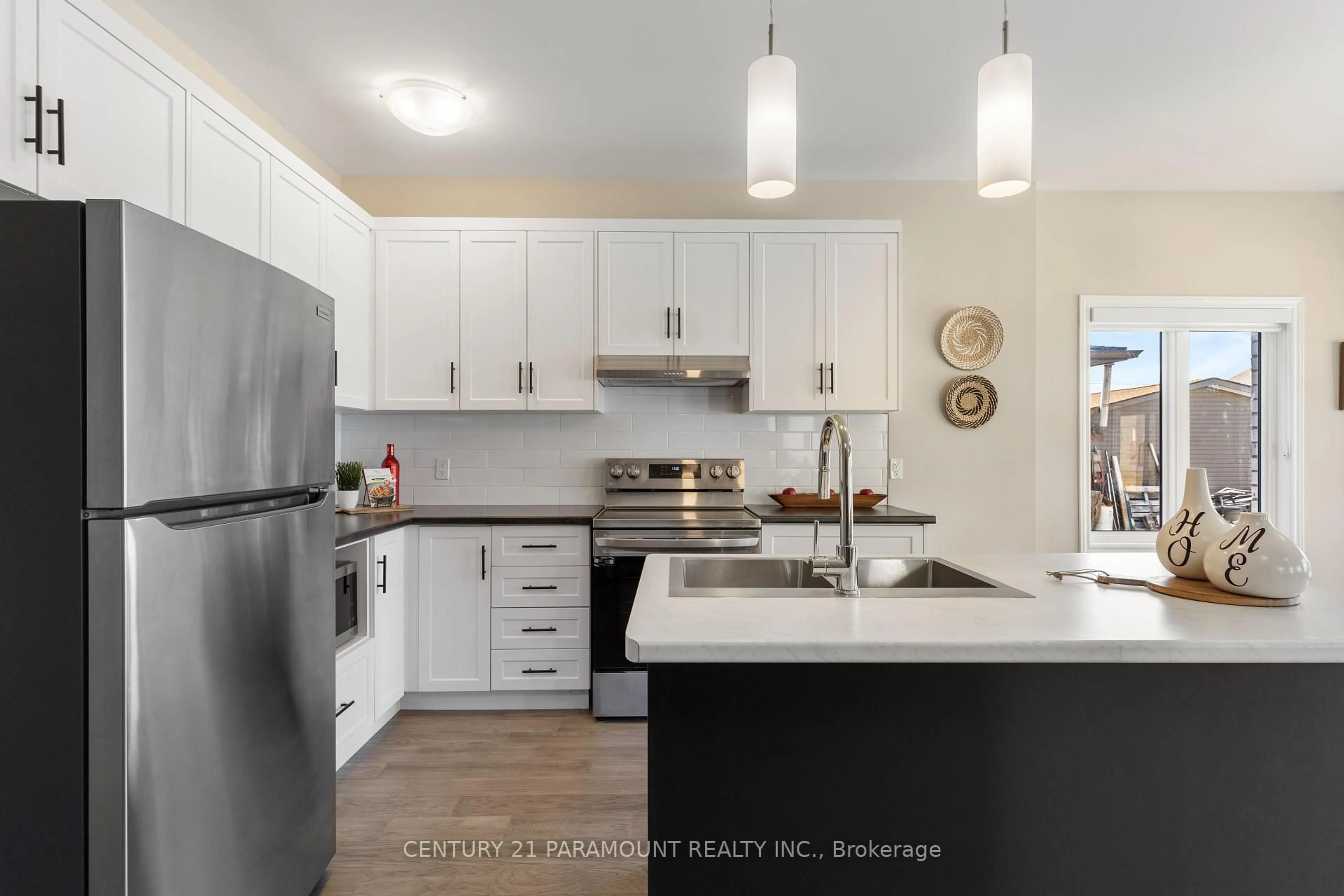 Open concept kitchen, unknown for 72 Bradley Ave, Welland Ontario L3B 0K1