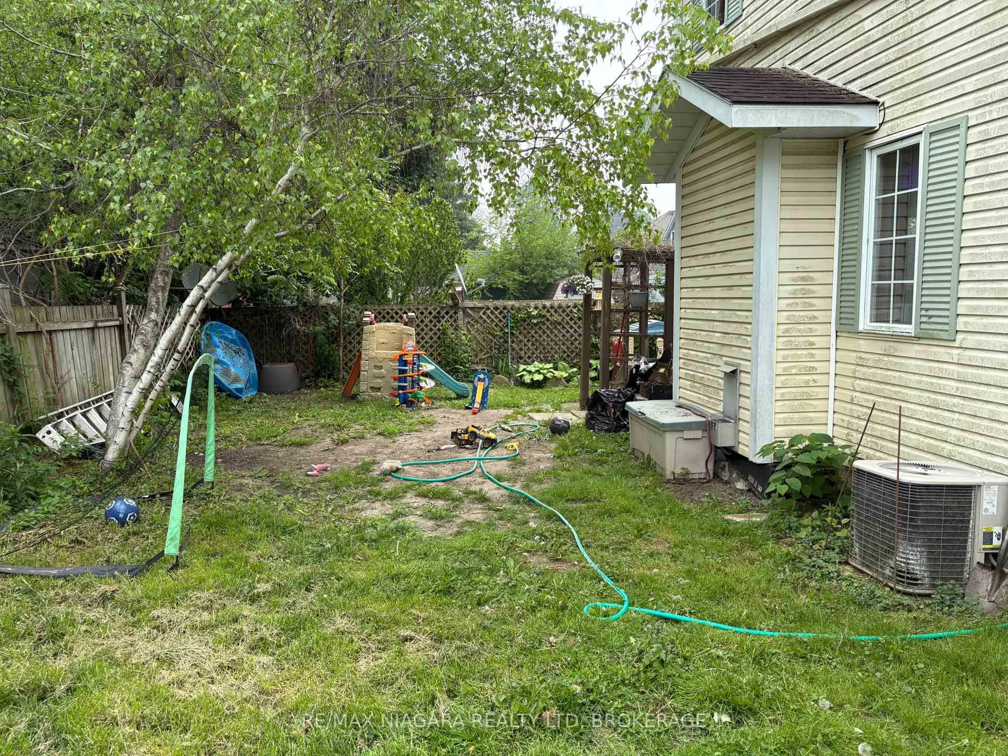 Unknown for 407 Tamarac St, Haldimand Ontario N1A 2C9