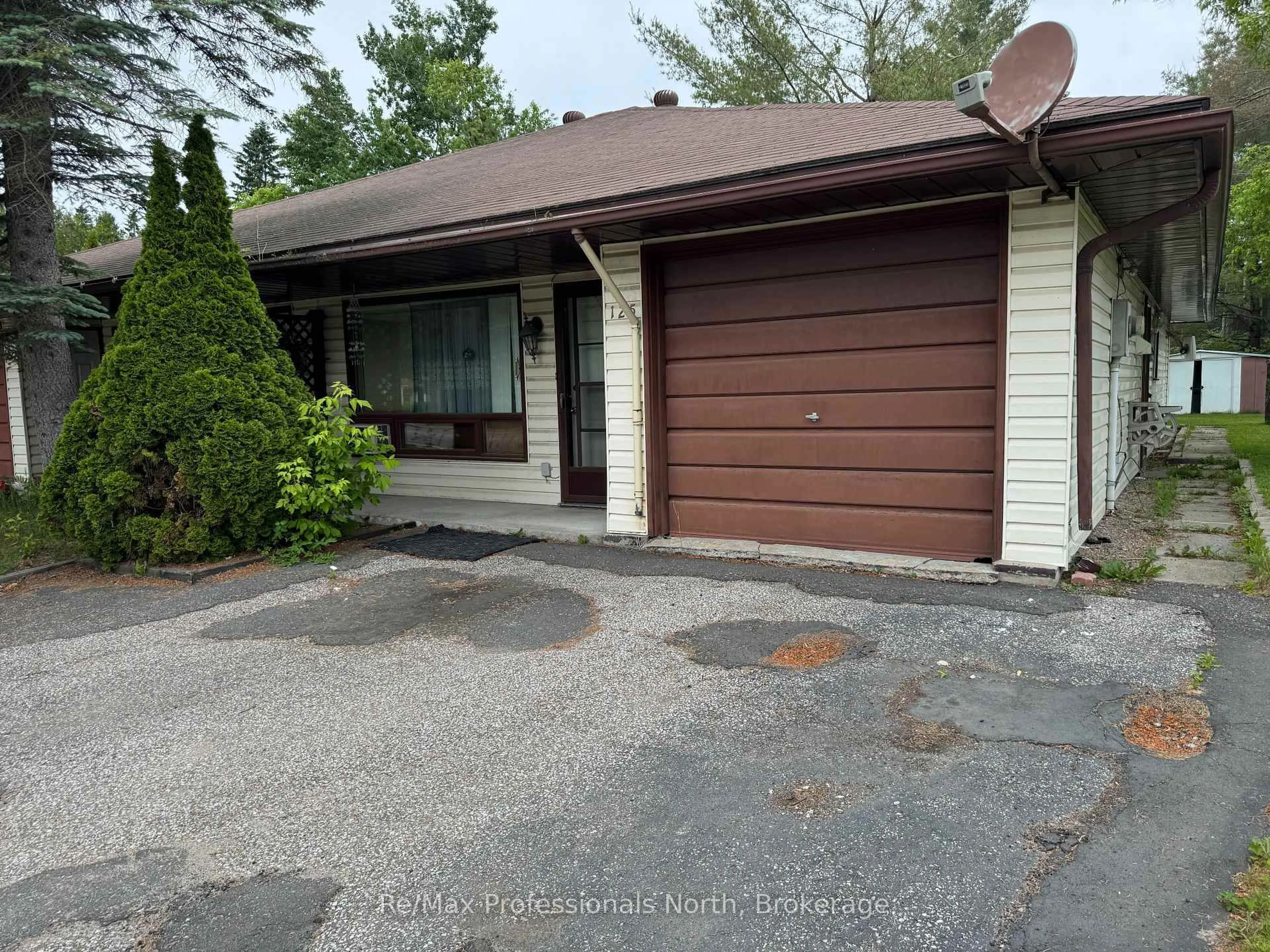 Unknown for 125 Taylor Rd, Bracebridge Ontario P1L 1J5