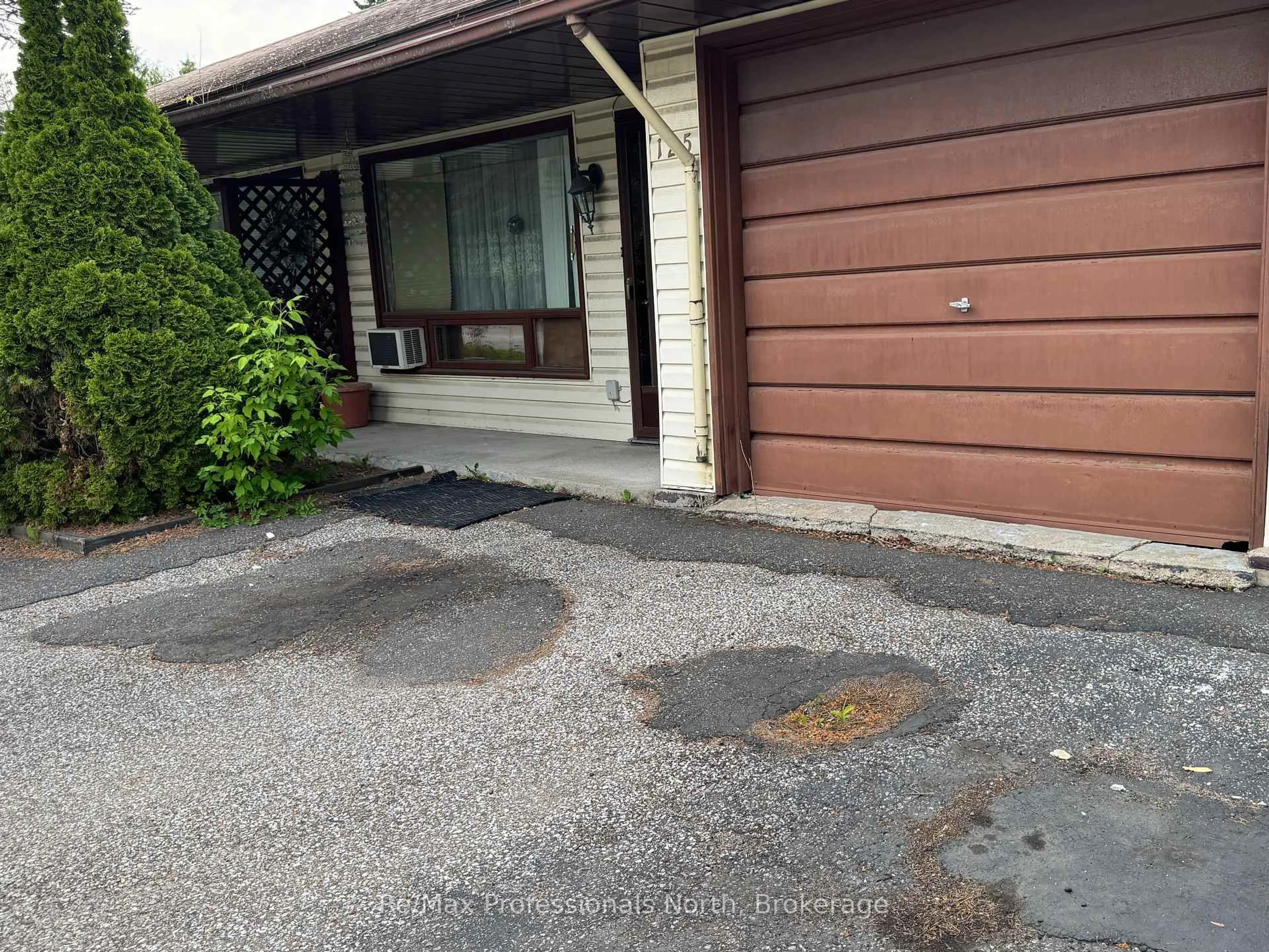Unknown for 125 Taylor Rd, Bracebridge Ontario P1L 1J5