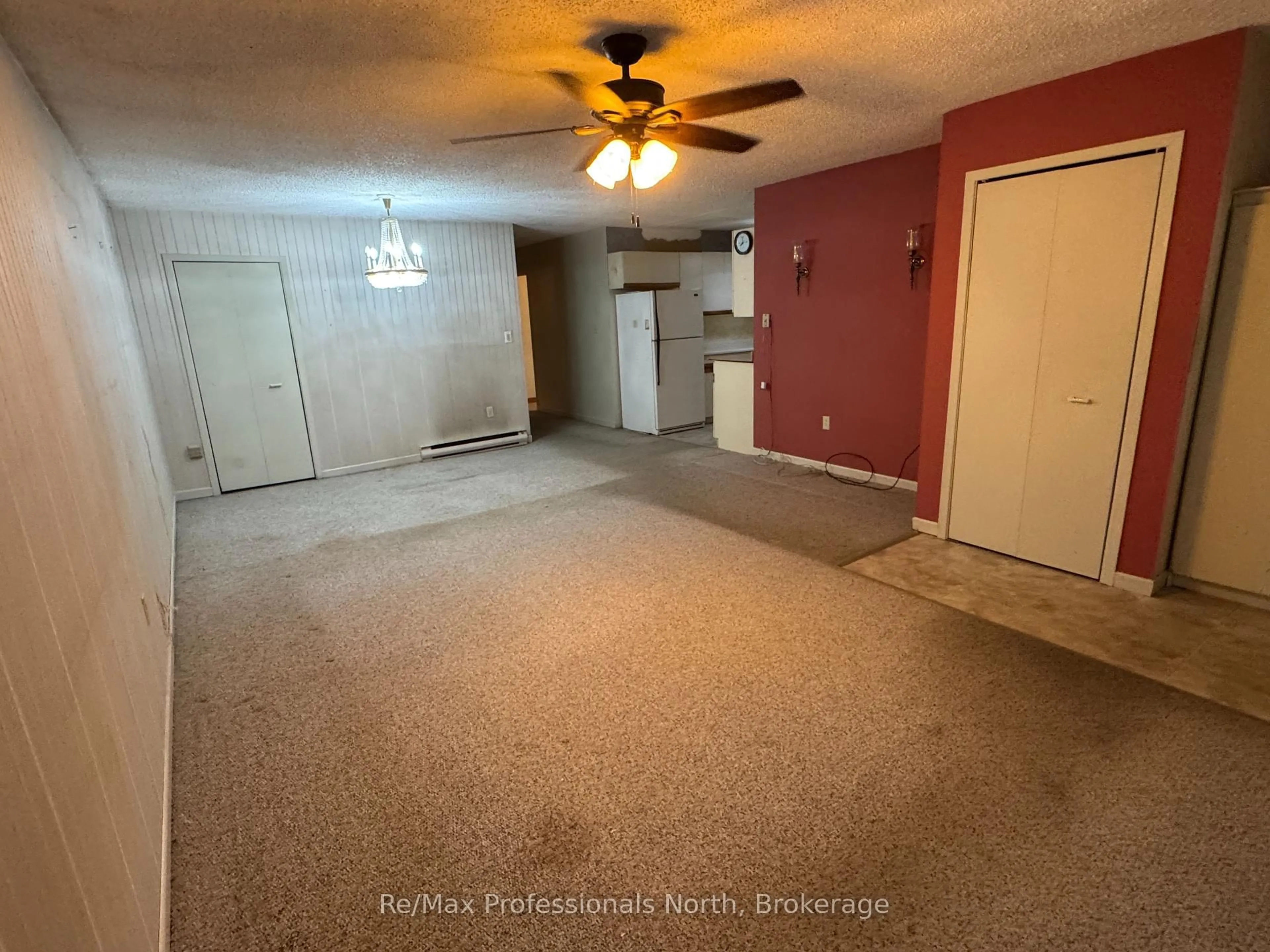 A pic of a room for 125 Taylor Rd, Bracebridge Ontario P1L 1J5