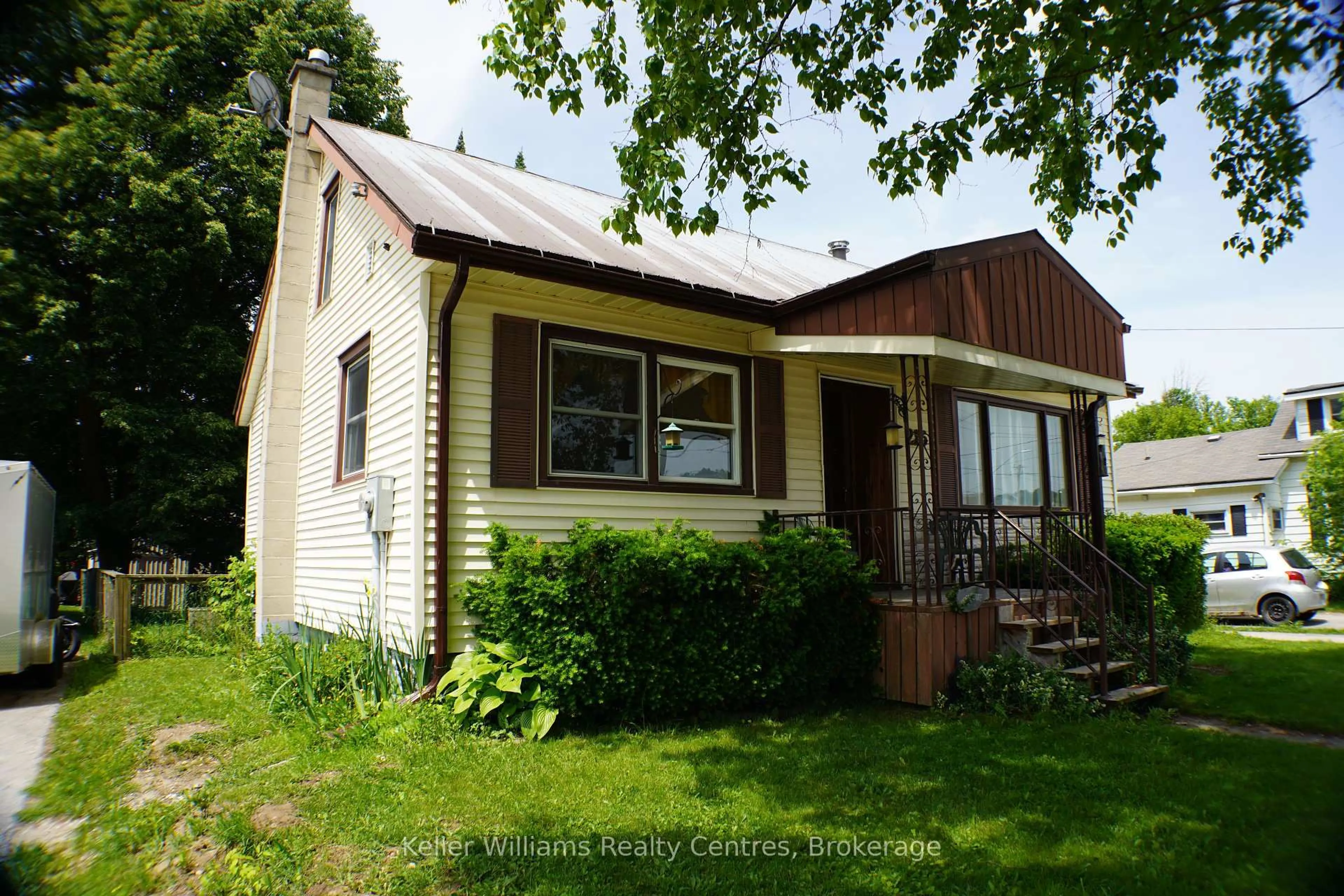 Unknown for 216 Queen St, West Grey Ontario N0G 1R0