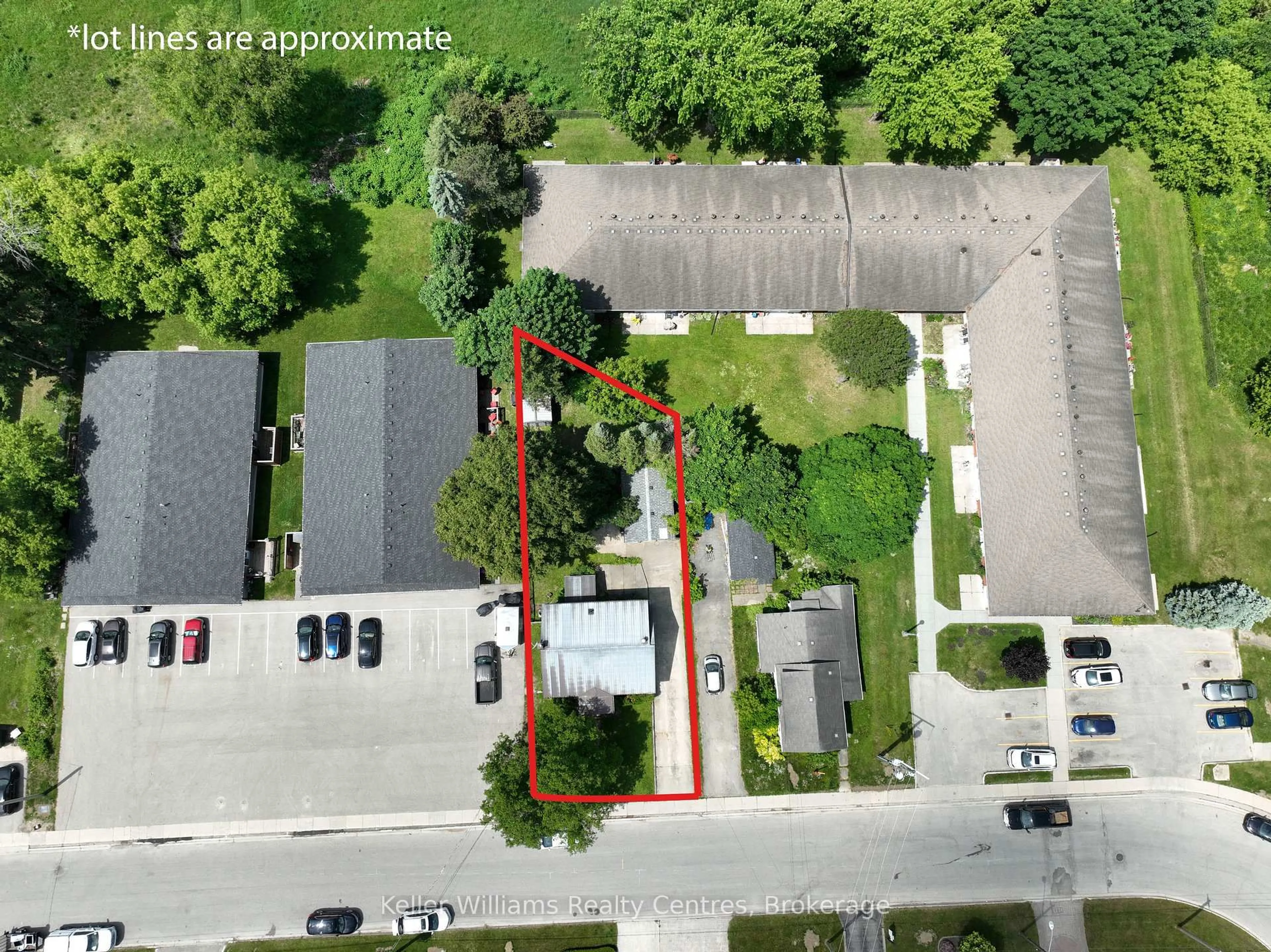 A pic from outside/outdoor area/front of a property/back of a property/a pic from drone, street for 216 Queen St, West Grey Ontario N0G 1R0