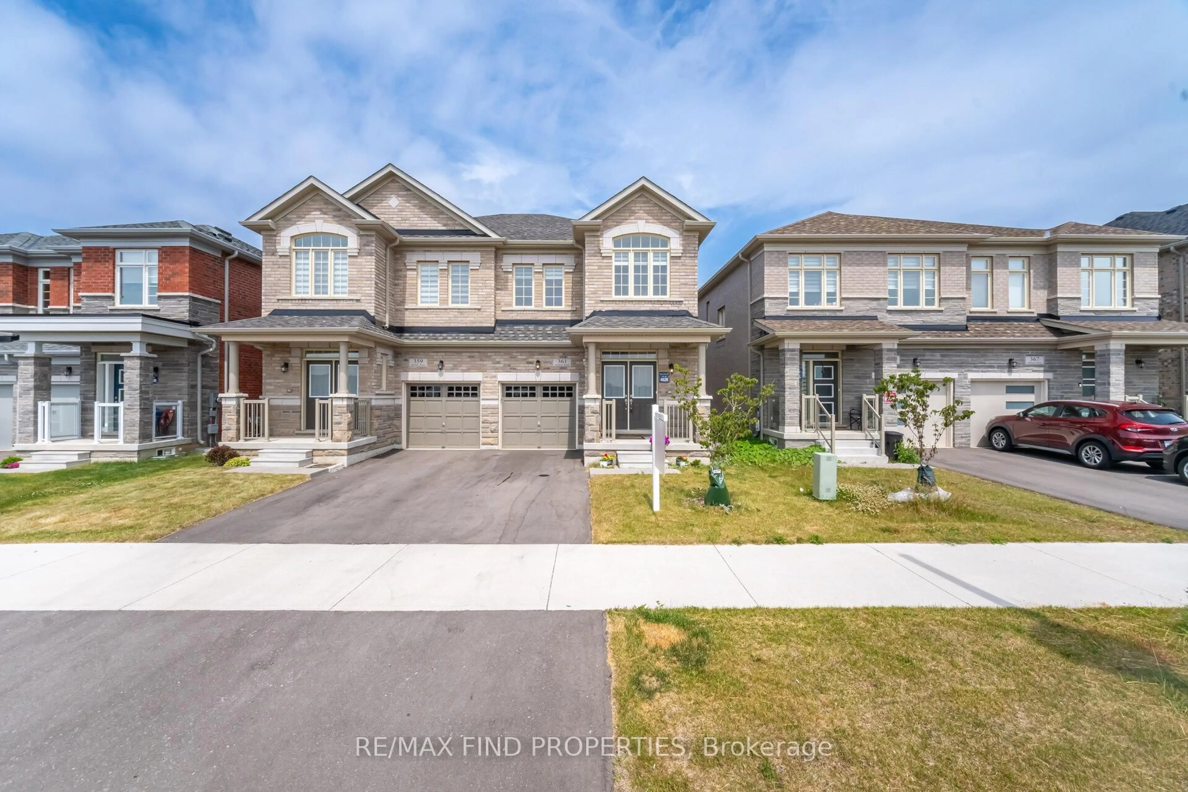 A pic from outside/outdoor area/front of a property/back of a property/a pic from drone, street for 361 Skinner Rd, Hamilton Ontario L8B 1Z7
