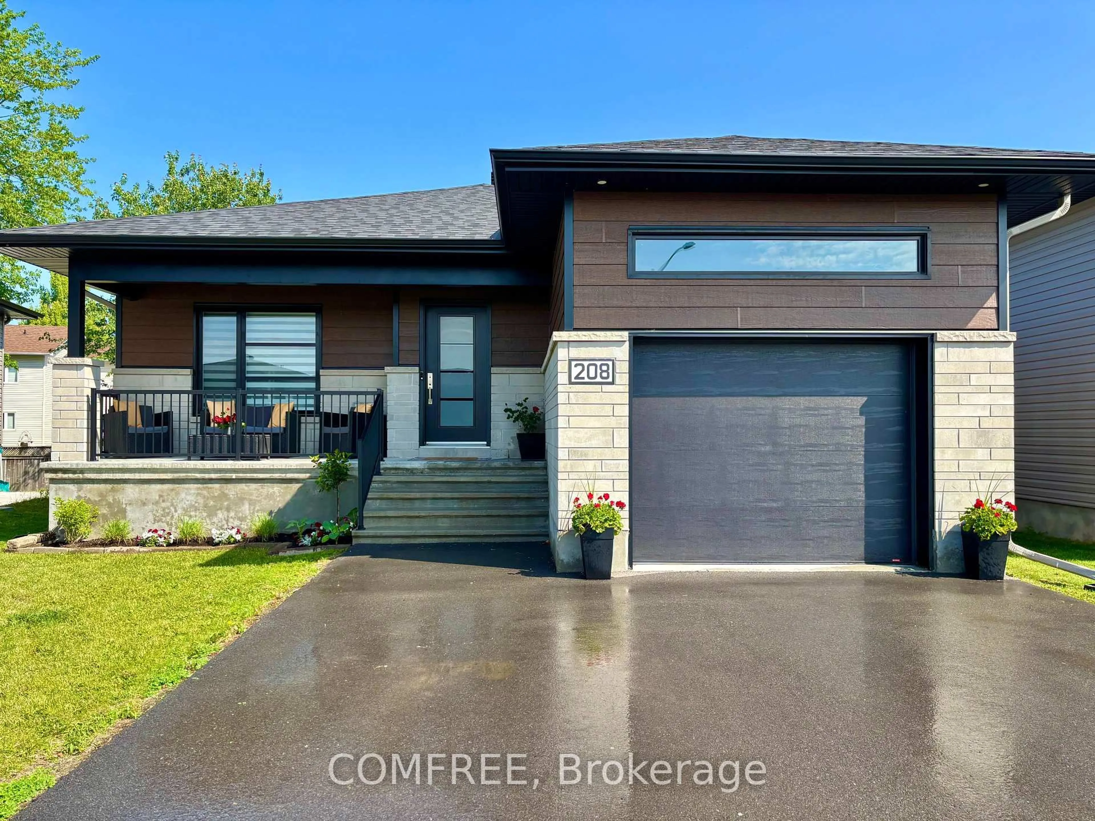 Home with brick exterior material, street for 208 Filion St, Russell Ontario K0A 1W0