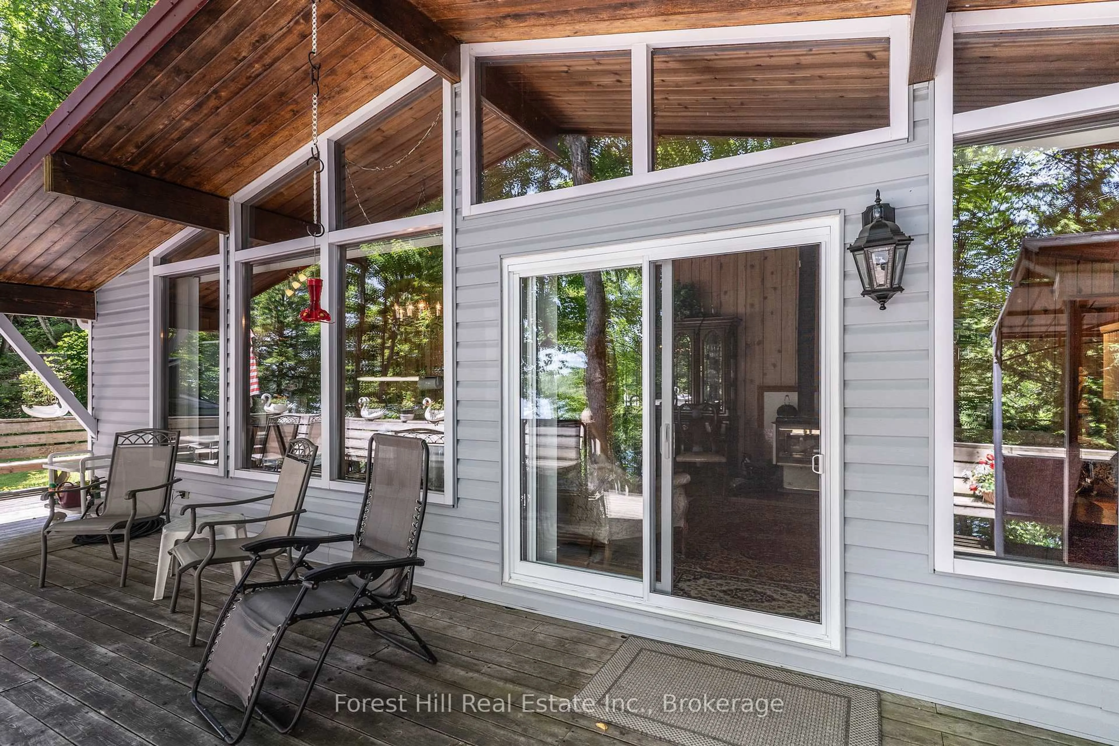 Patio, water/lake/river/ocean view for 116 Vernon Shores Blv Blvd, Huntsville Ontario P1H 2J2