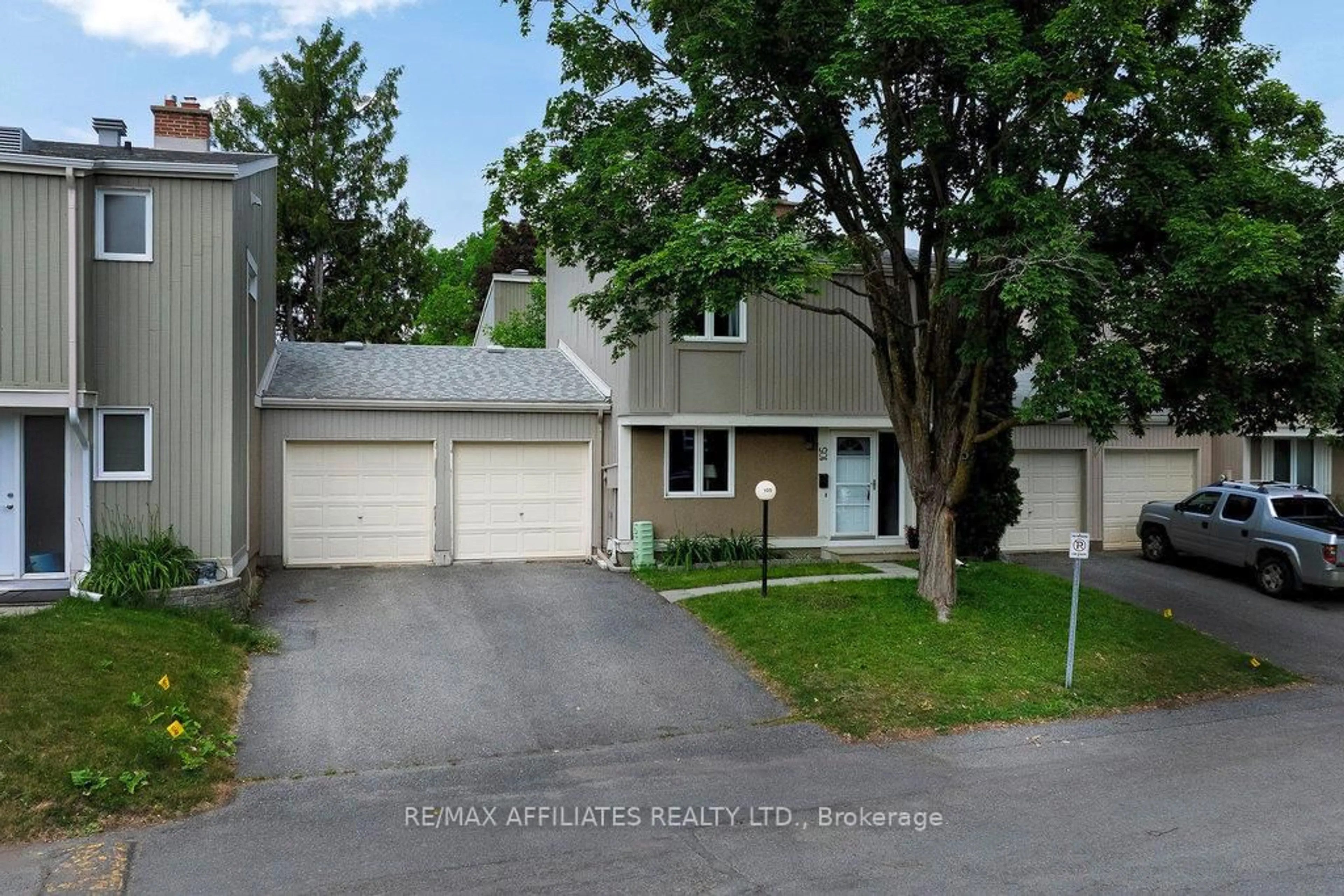 Unknown for 105 Weeping Willow Lane, Ottawa Ontario K2K 1E6