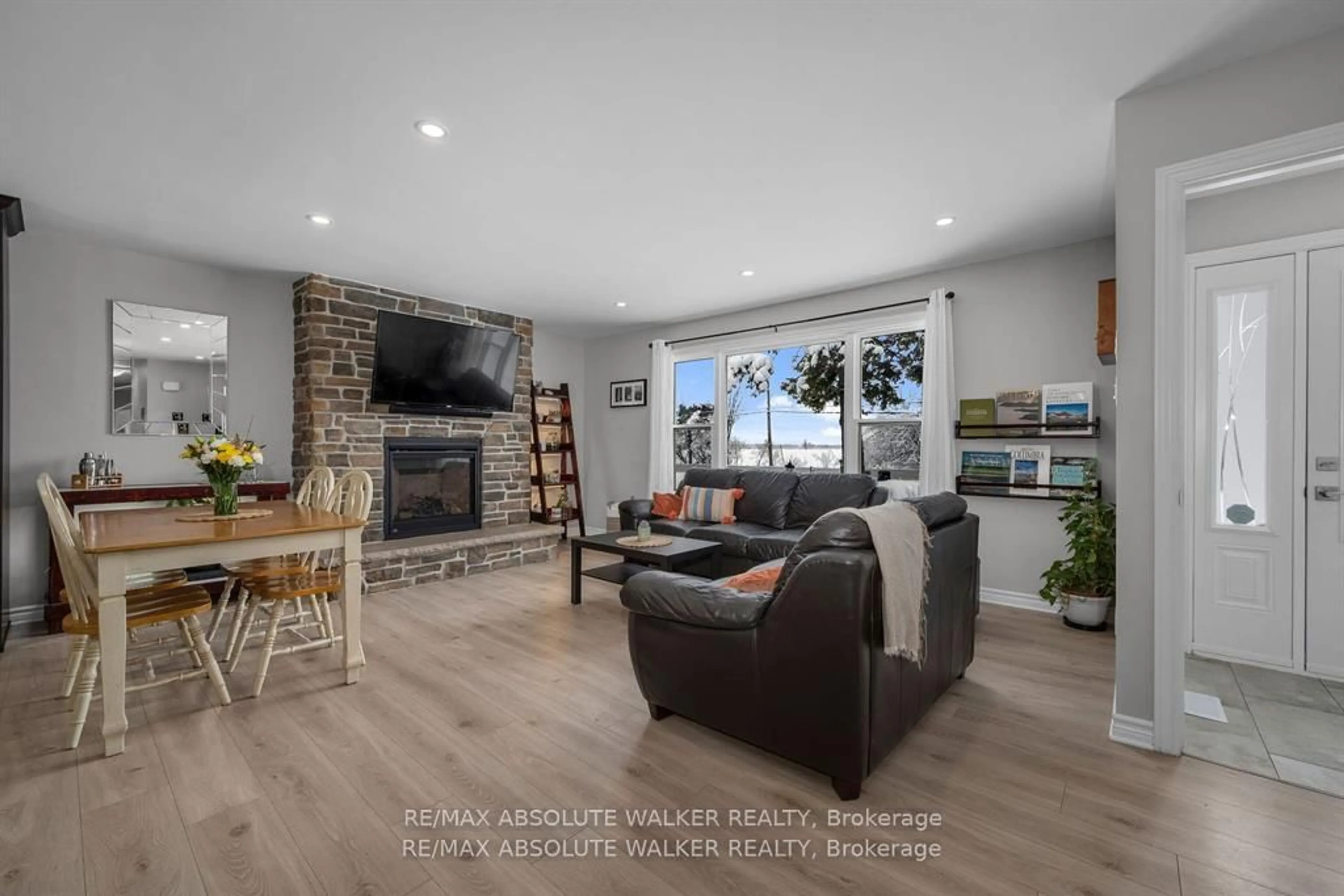 Living room with furniture, unknown for 2477 Merivale Rd, Ottawa Ontario K2C 3H1