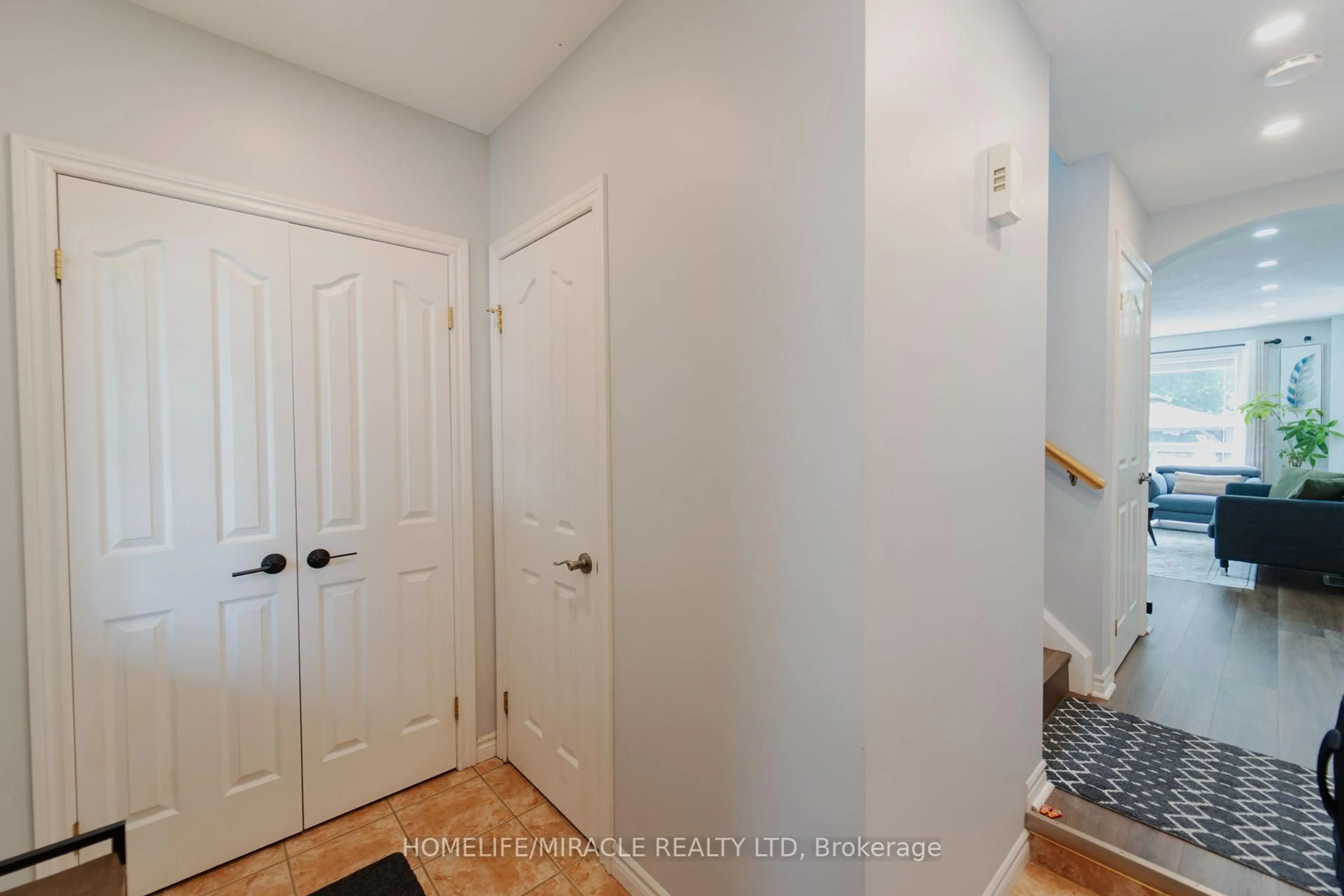 Indoor entryway for 3 Marcy Cres, Cambridge Ontario N3C 4H5