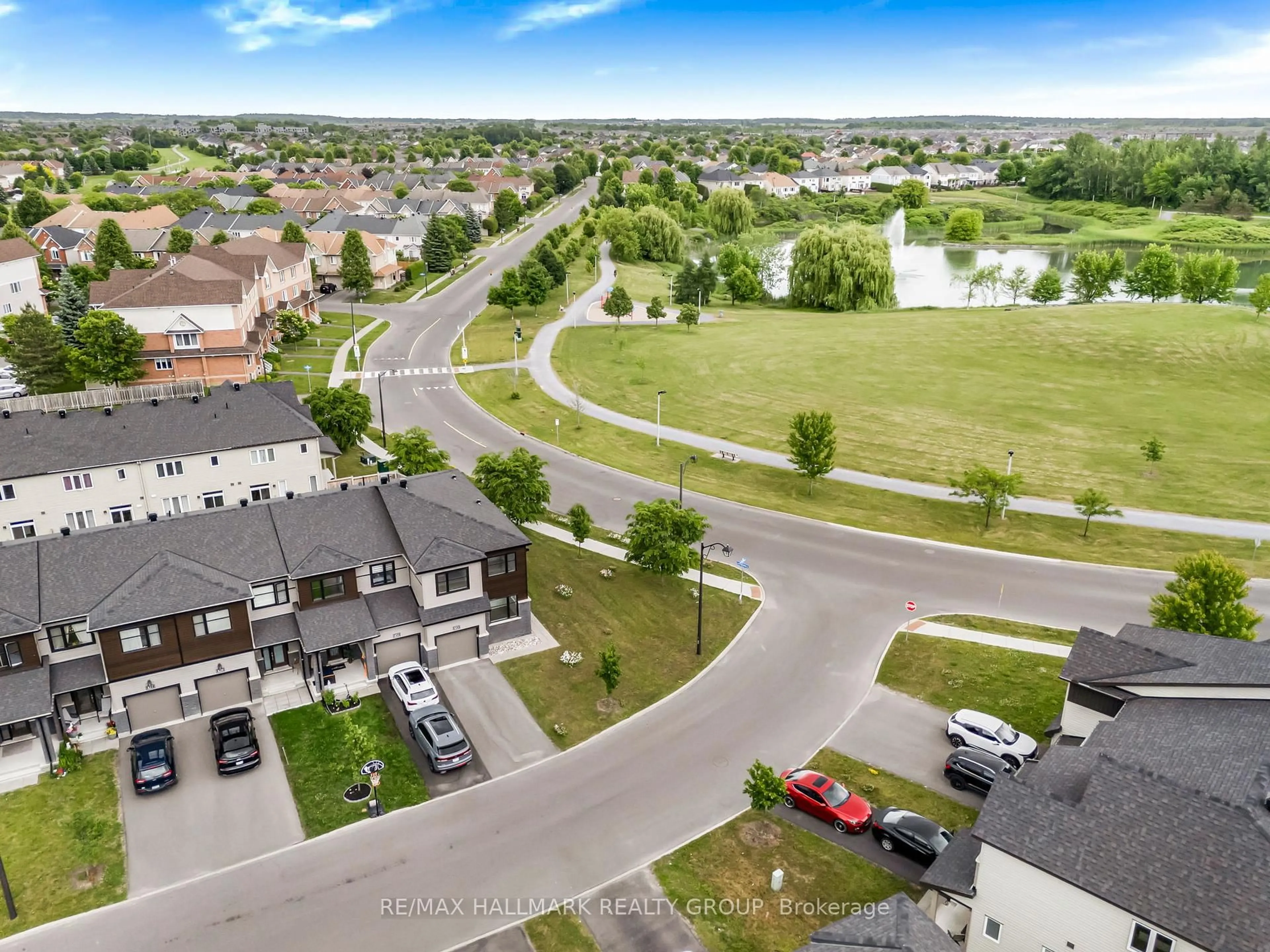A pic from outside/outdoor area/front of a property/back of a property/a pic from drone, street for 833 Dynasty St, Ottawa Ontario K4A 4T7