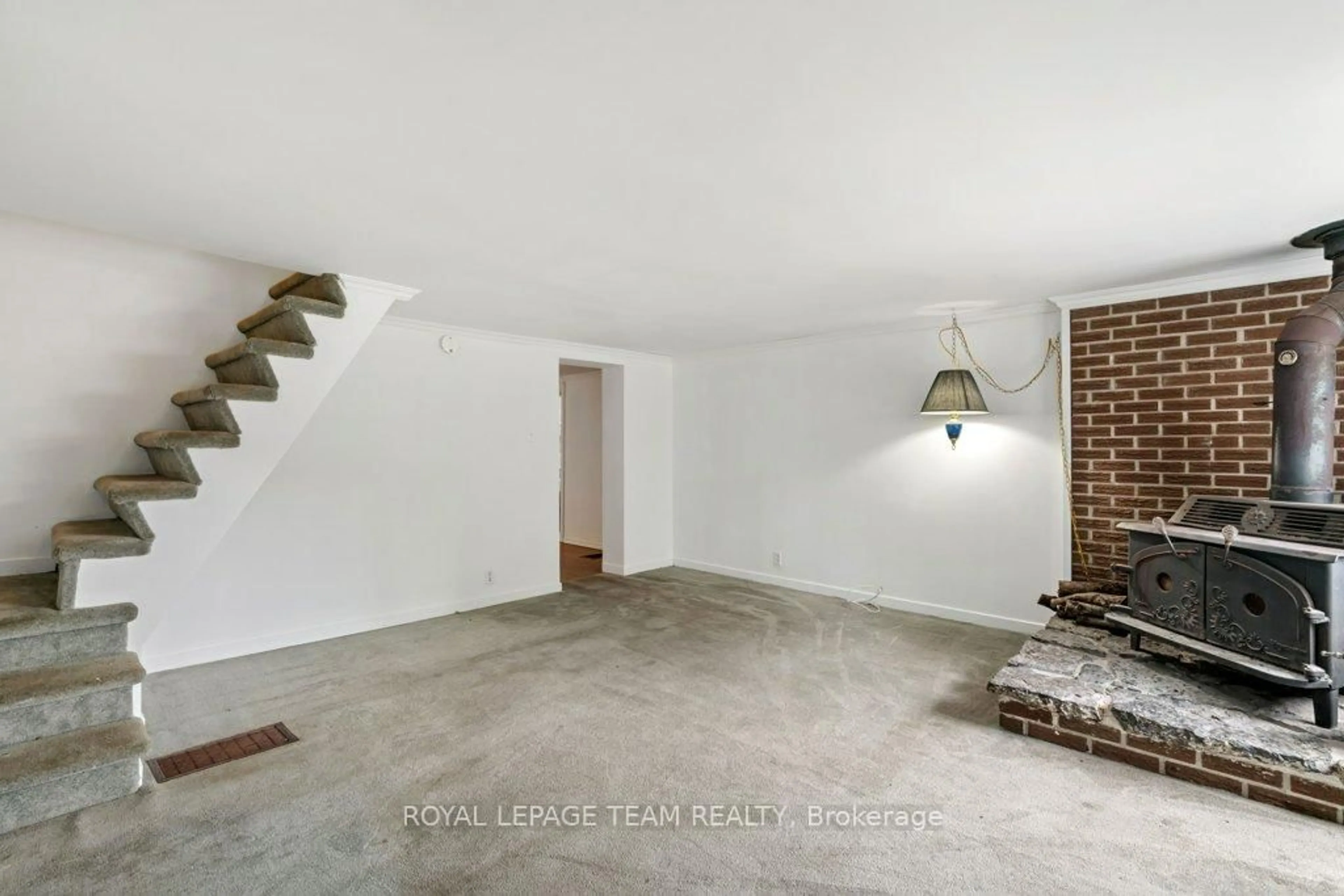 A pic of a room for 12345 Oak Valley Rd, North Dundas Ontario K0C 2L0