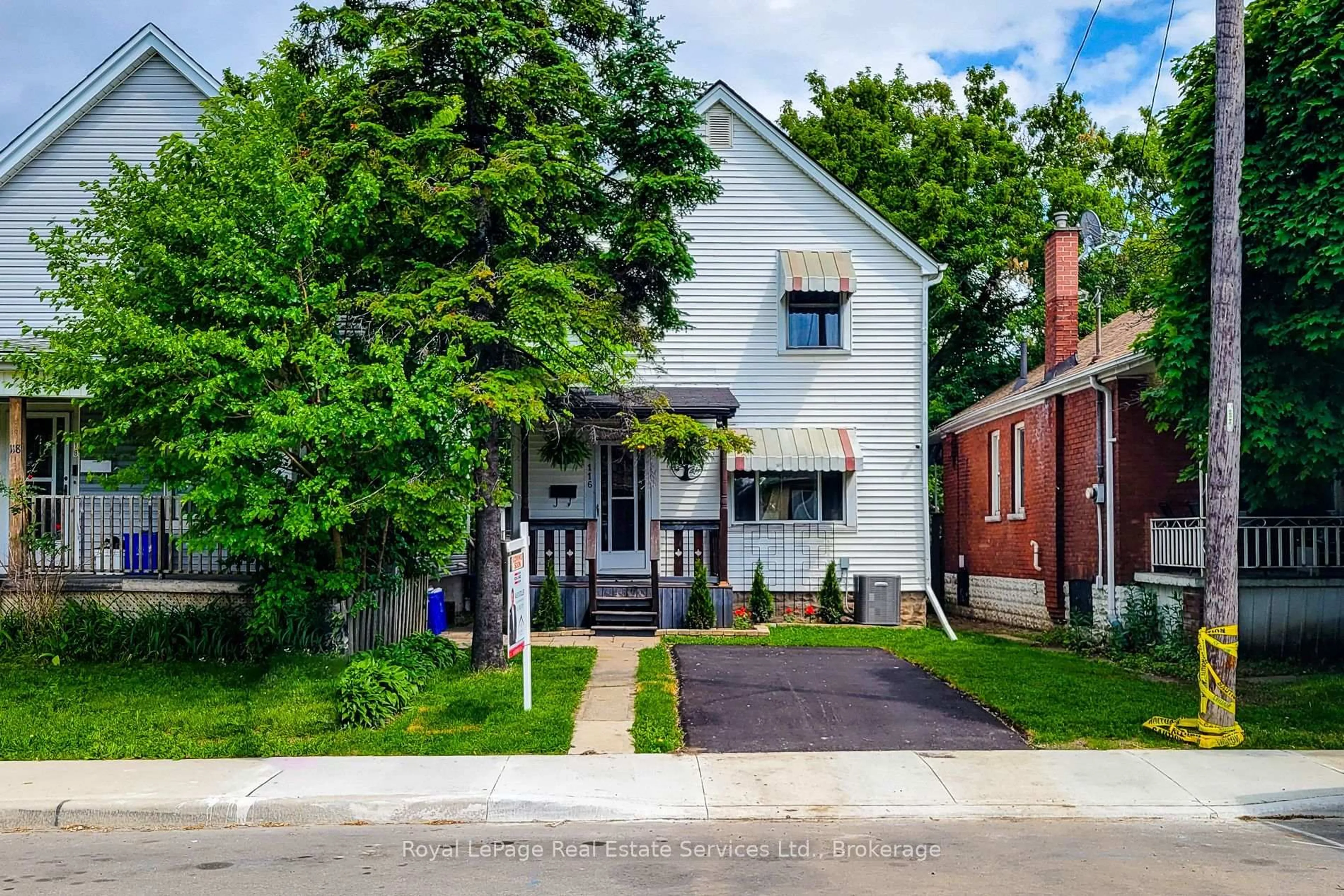 Home with brick exterior material, street for 116 Garside Ave, Hamilton Ontario L8H 4W3