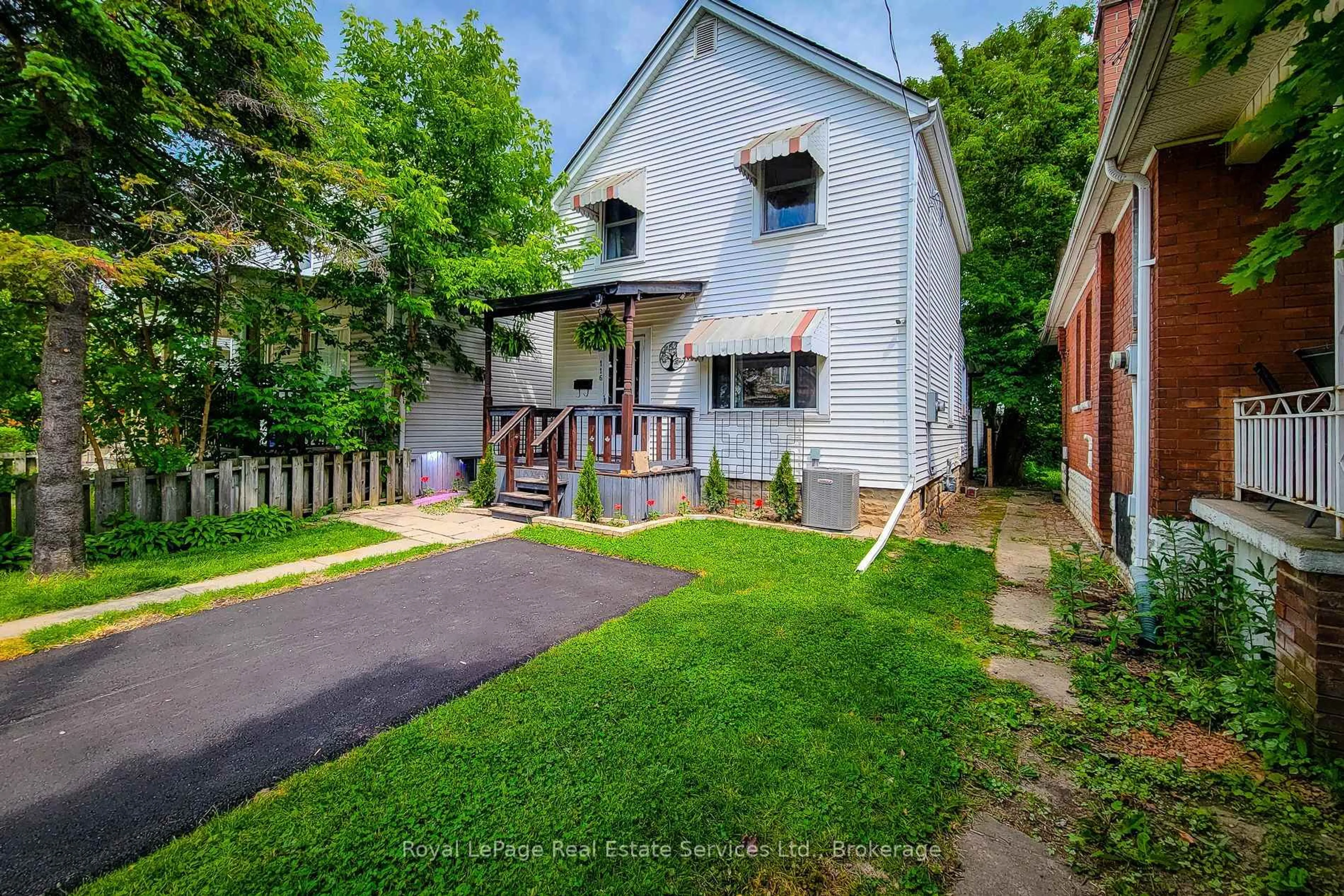 A pic from outside/outdoor area/front of a property/back of a property/a pic from drone, street for 116 Garside Ave, Hamilton Ontario L8H 4W3