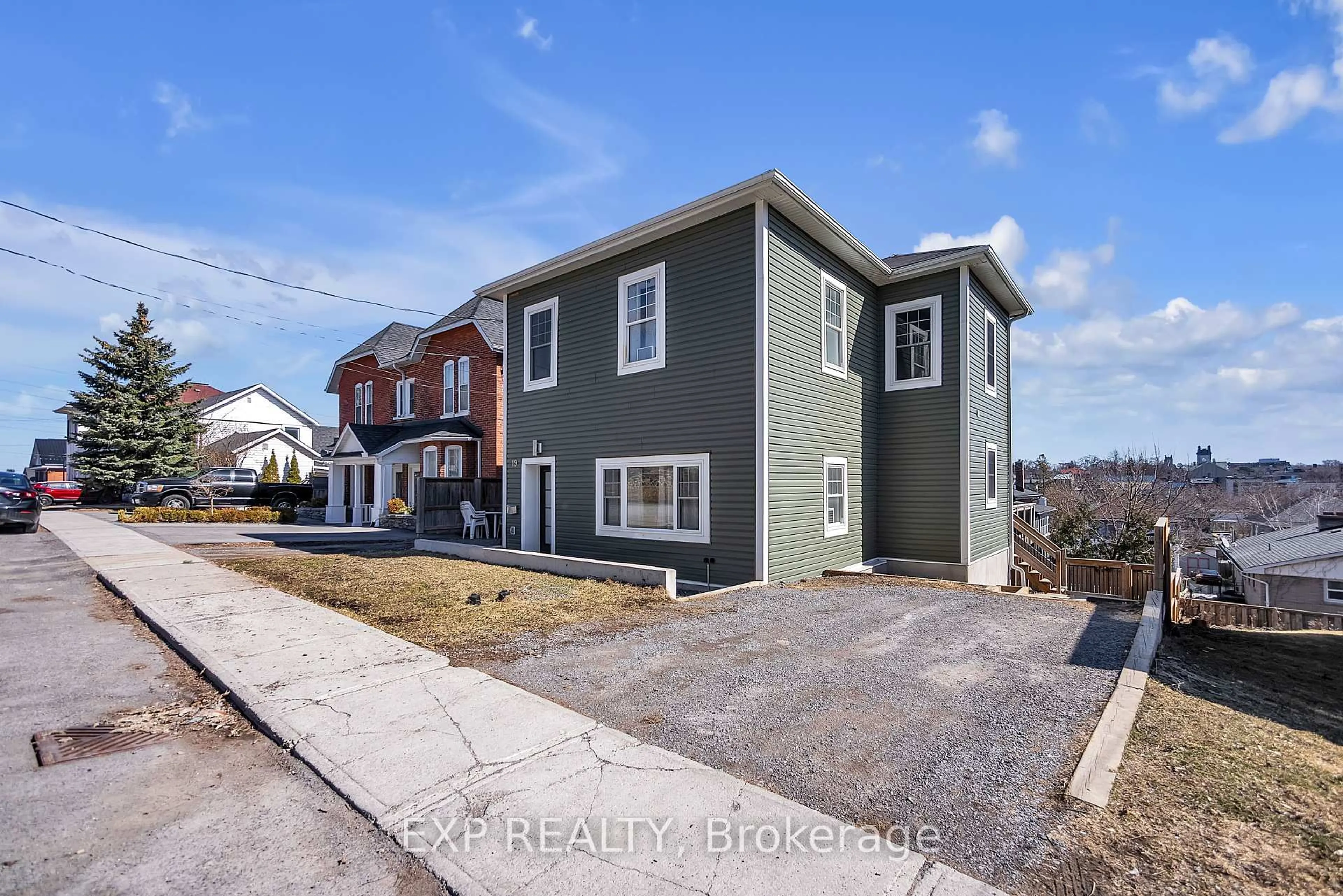 A pic from outside/outdoor area/front of a property/back of a property/a pic from drone, street for 19 Isabel St, Belleville Ontario K8P 3N4