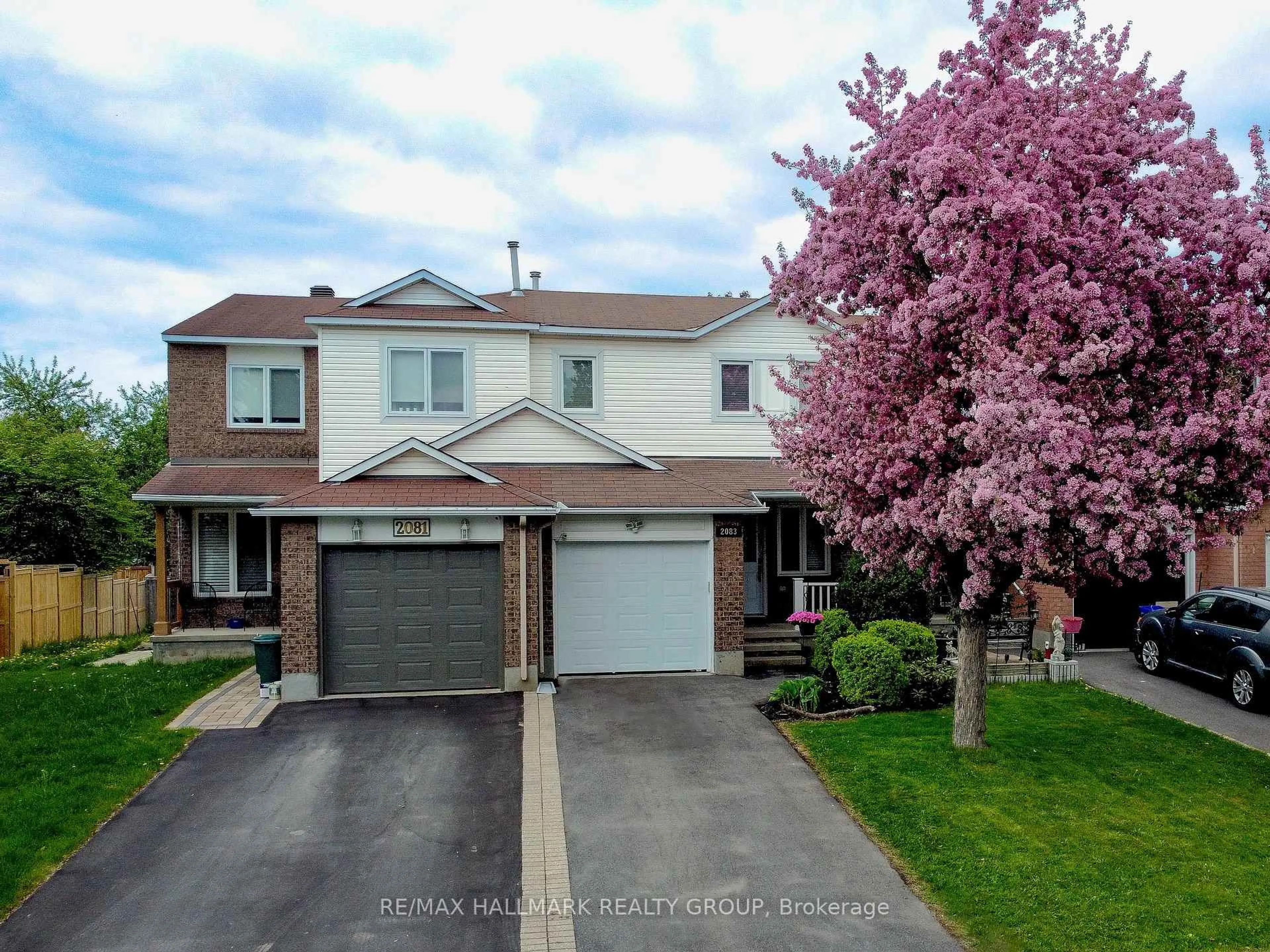 A pic from outside/outdoor area/front of a property/back of a property/a pic from drone, street for 2083 Sacramento Dr, Orleans Ontario K4A 3L2