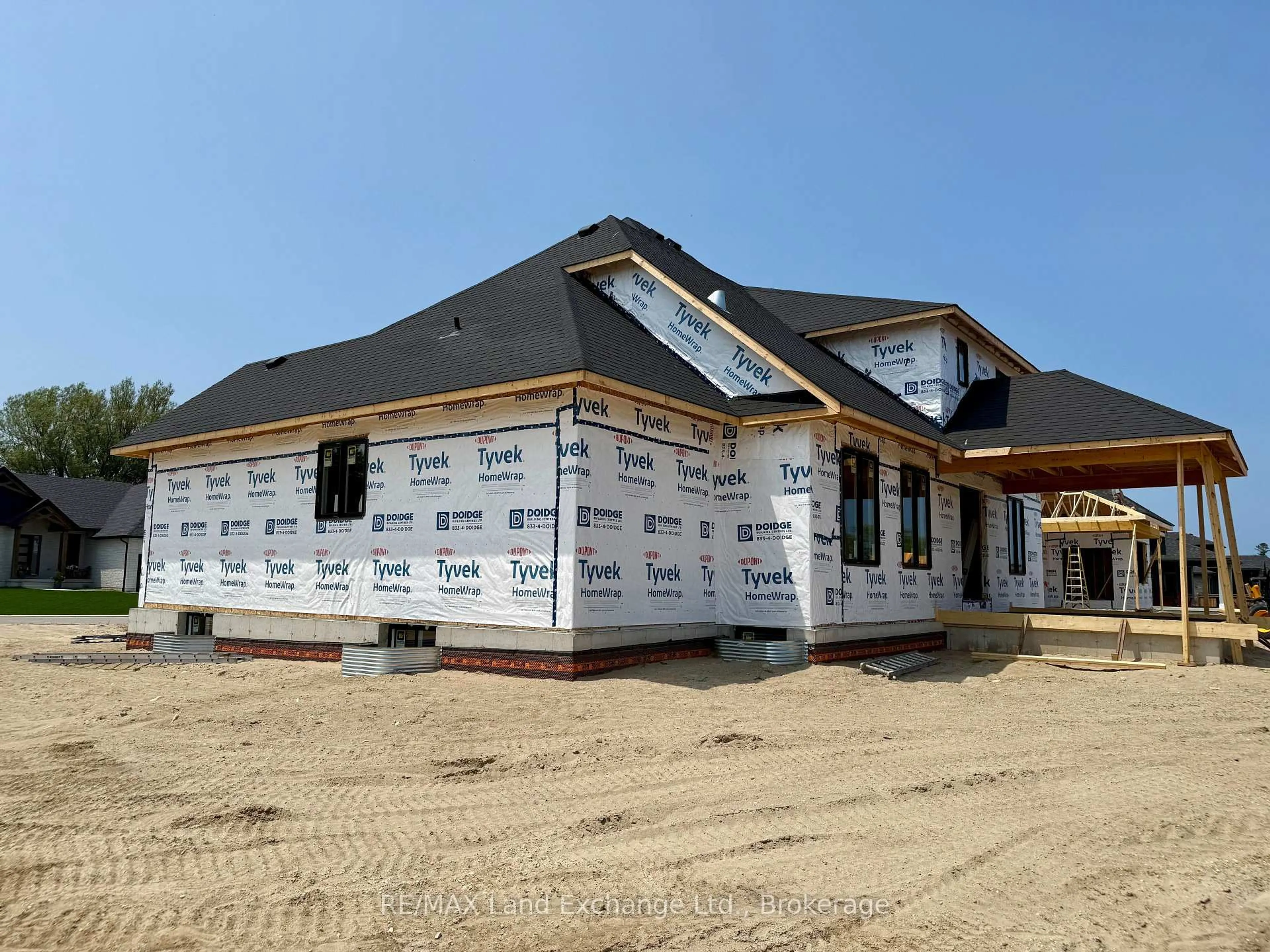 Home with vinyl exterior material, building for 964 Bogdanovic Way, Huron-Kinloss Ontario N2Z 0H4