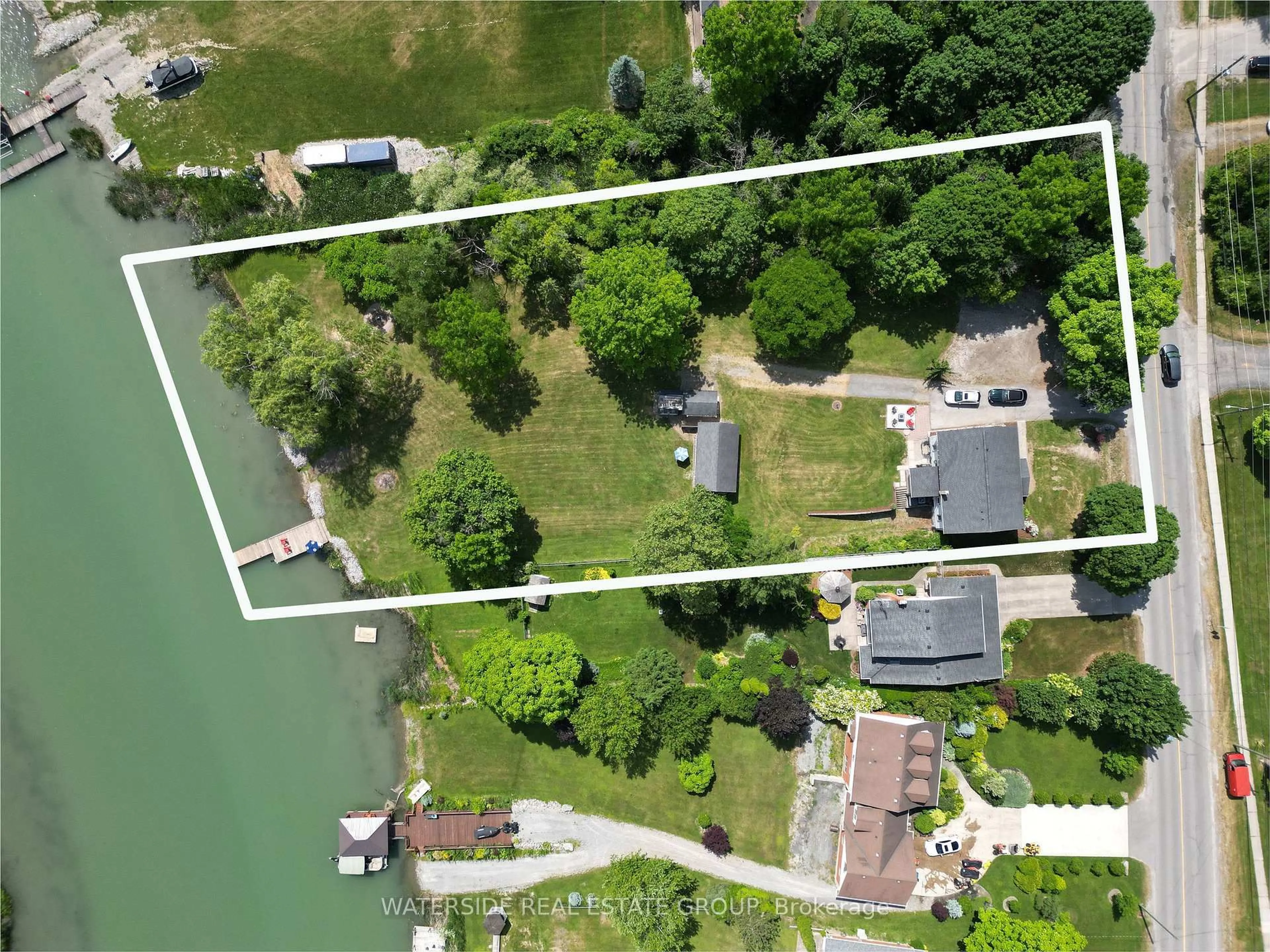 A pic from outside/outdoor area/front of a property/back of a property/a pic from drone, water/lake/river/ocean view for 123 Canby St, Thorold Ontario L0S 1K0