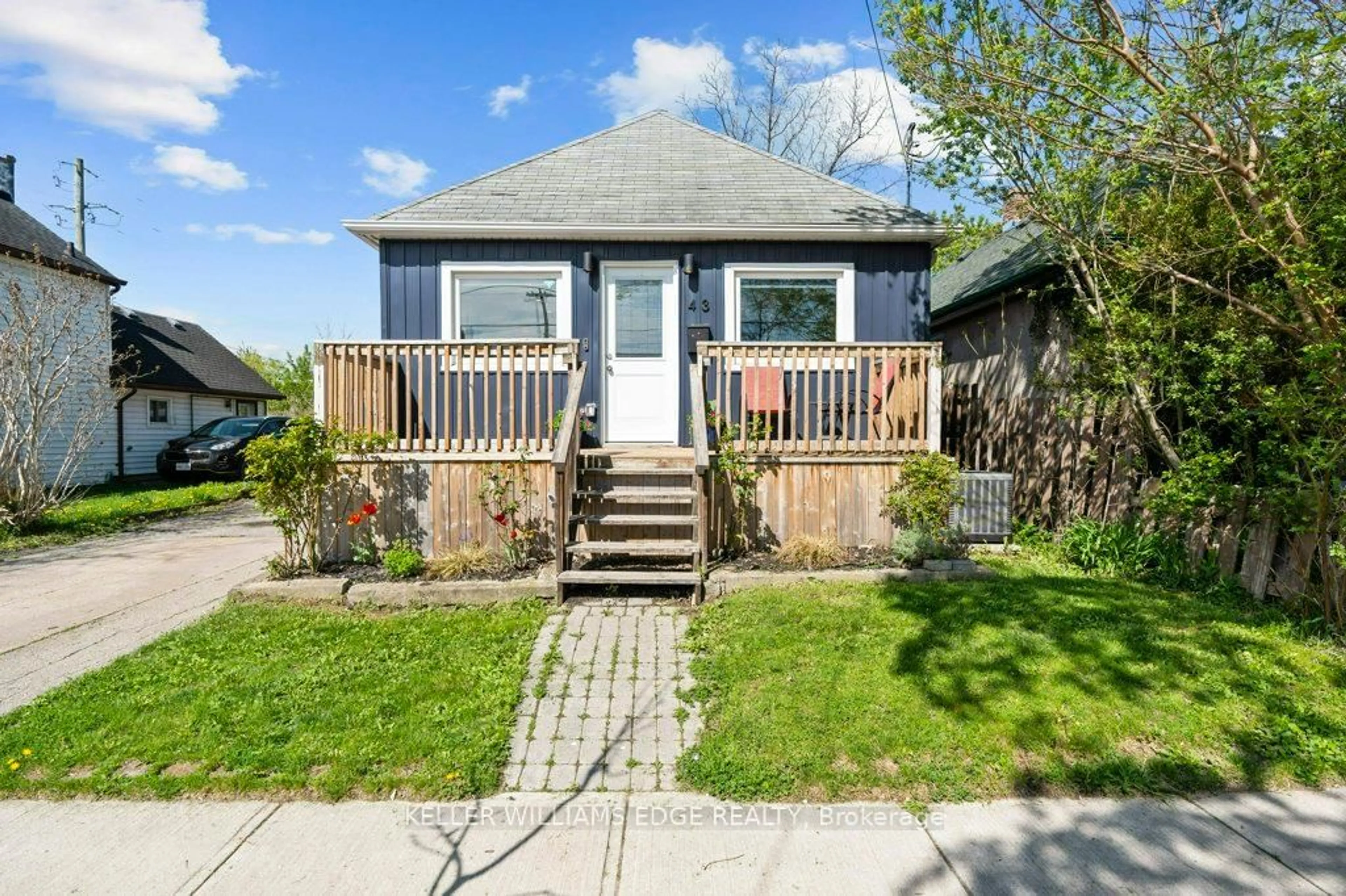 Unknown for 43 Page St, St. Catharines Ontario L2R 4A6