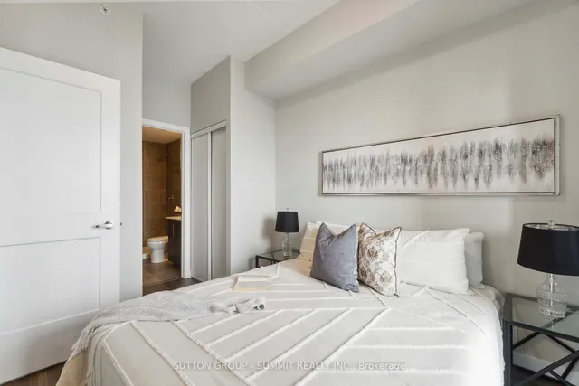 Additional property image - 15 Queen St Unit 1709