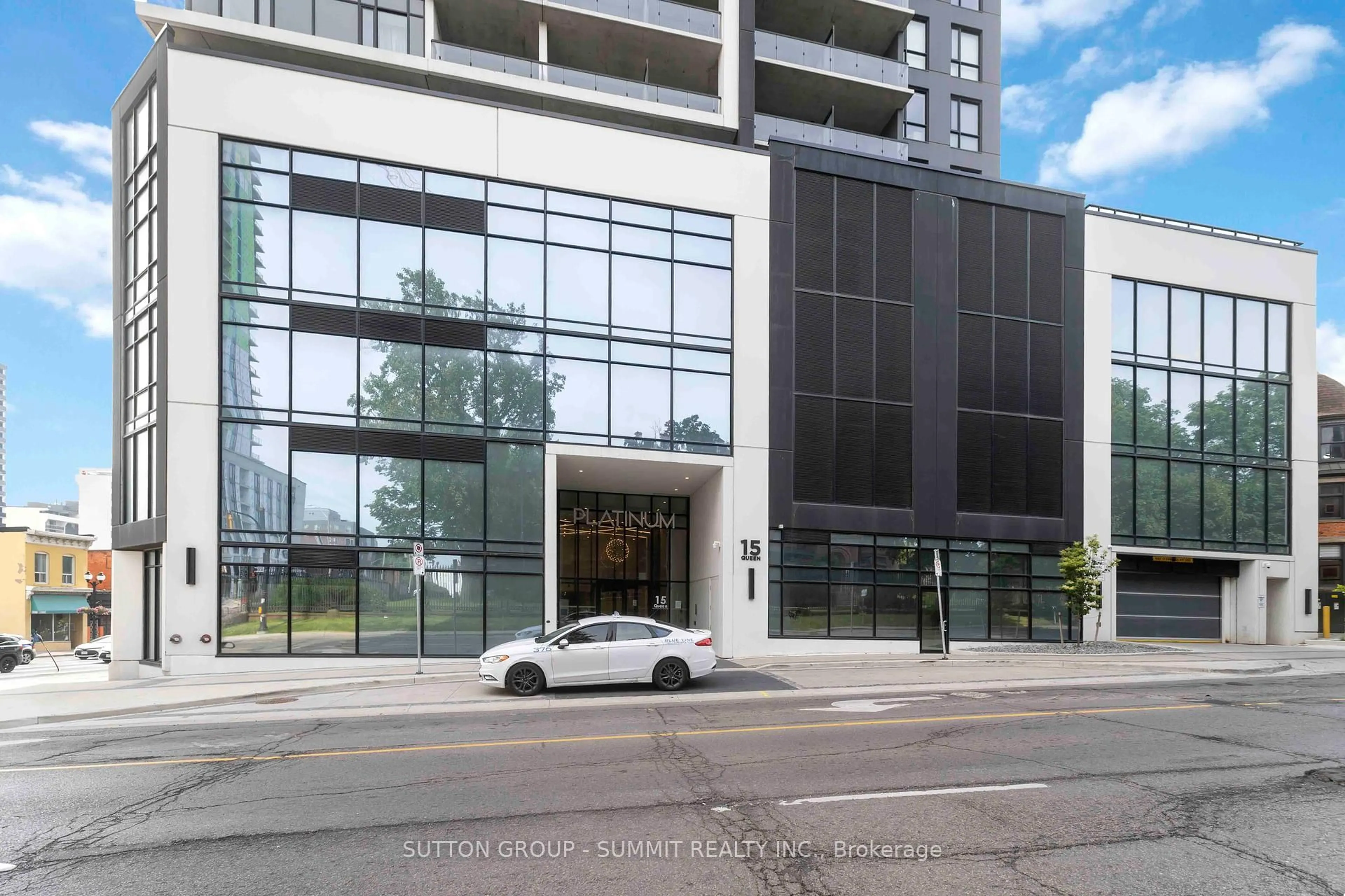 Indoor foyer for 15 Queen St #1709, Hamilton Ontario L8P 0C6