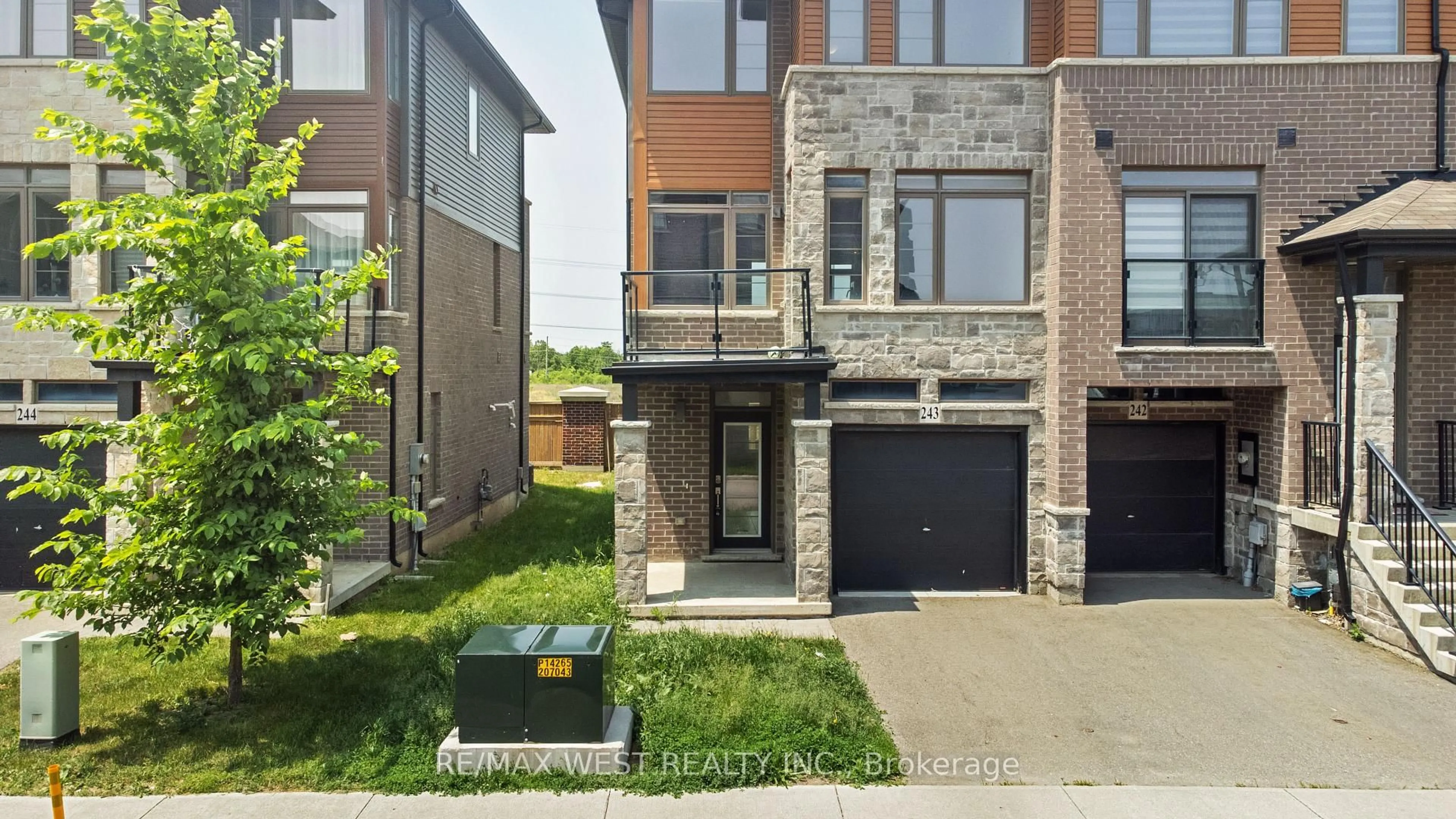 Home with brick exterior material, street for 30 Time Square Blvd #243, Hamilton Ontario L8J 0L8