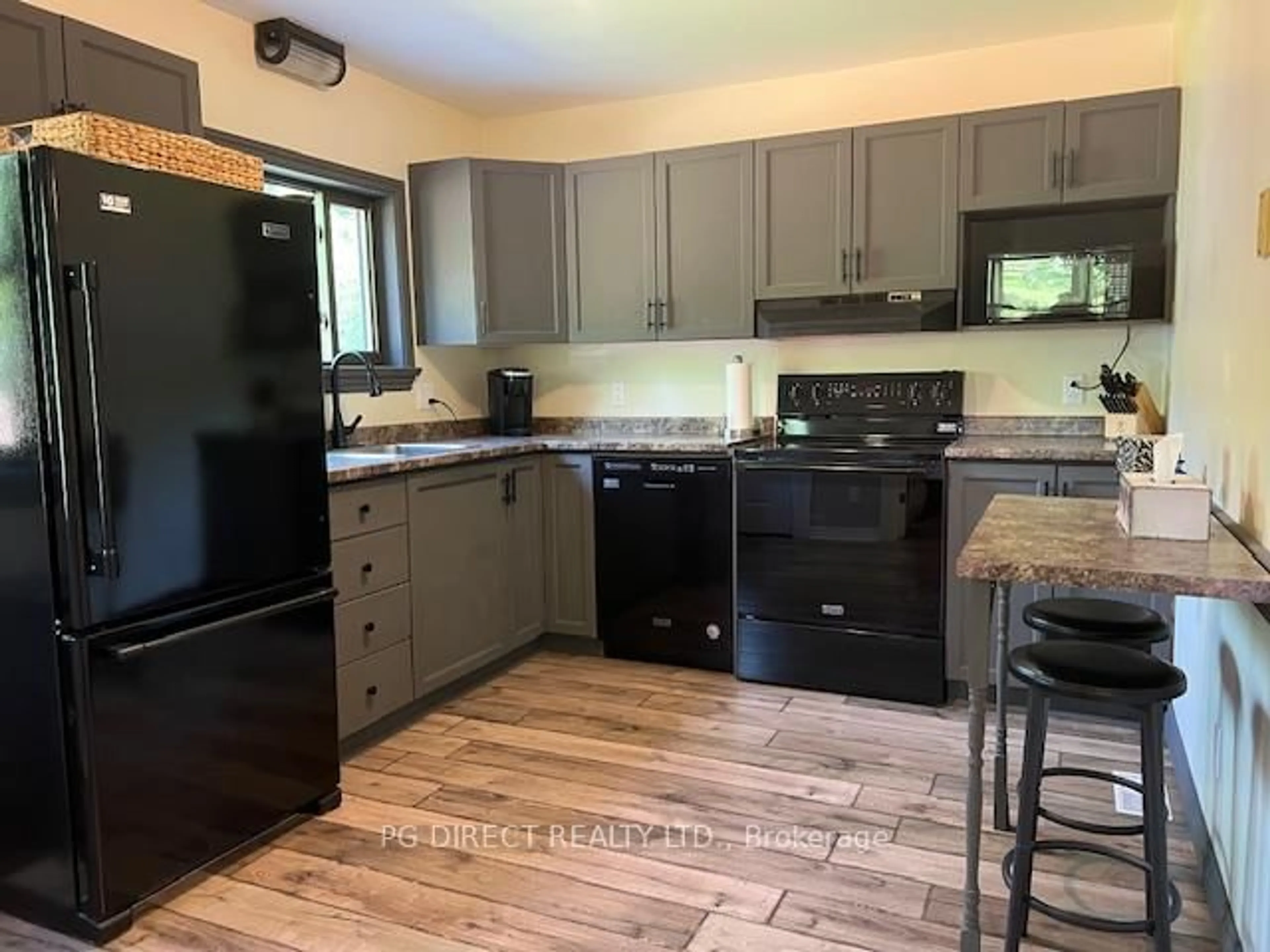 Open concept kitchen, unknown for 23 Scout Cres, Cavan Monaghan Ontario K0L 1V0