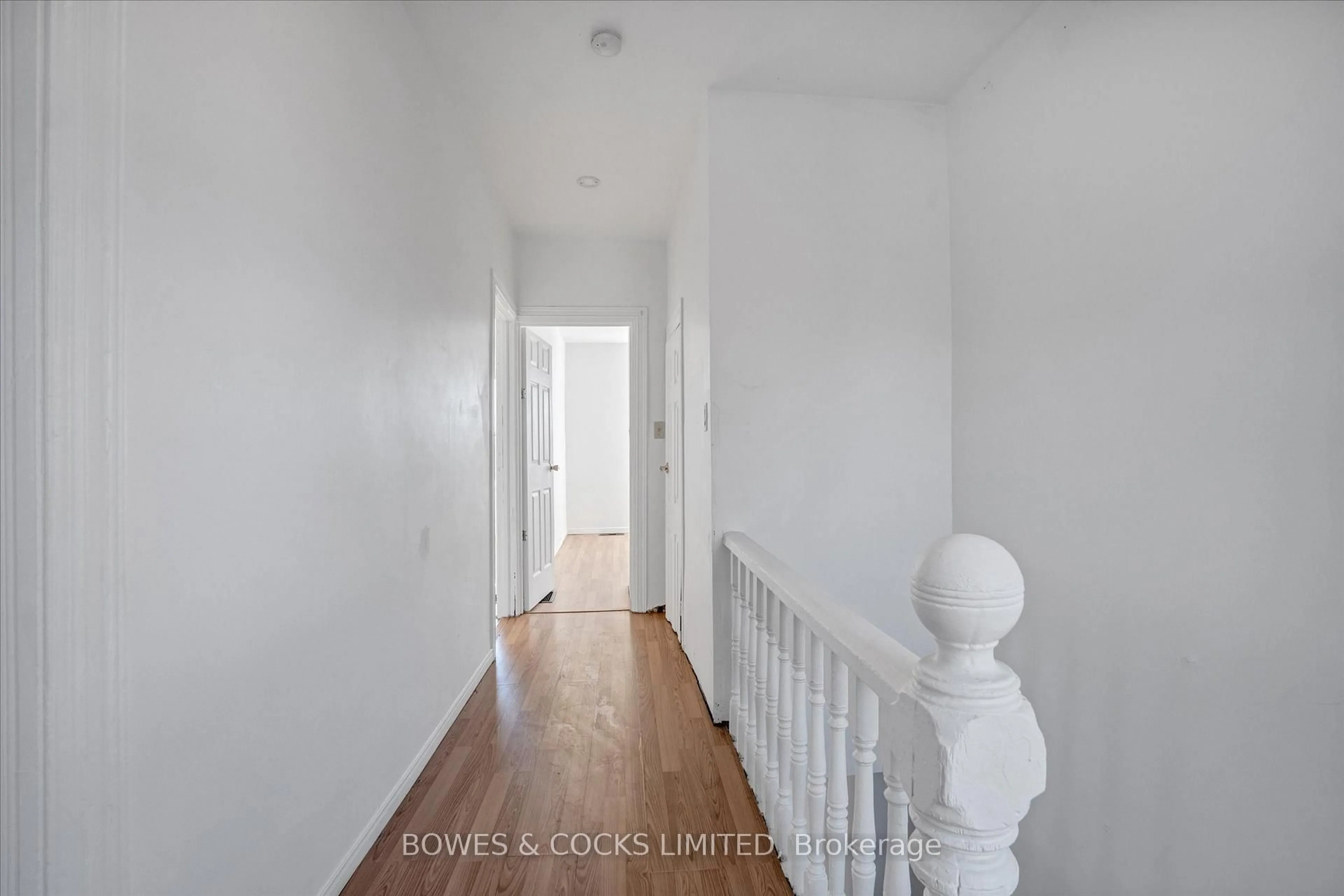 Indoor entryway for 266 Wolfe St, Peterborough Central Ontario K9J 2L3