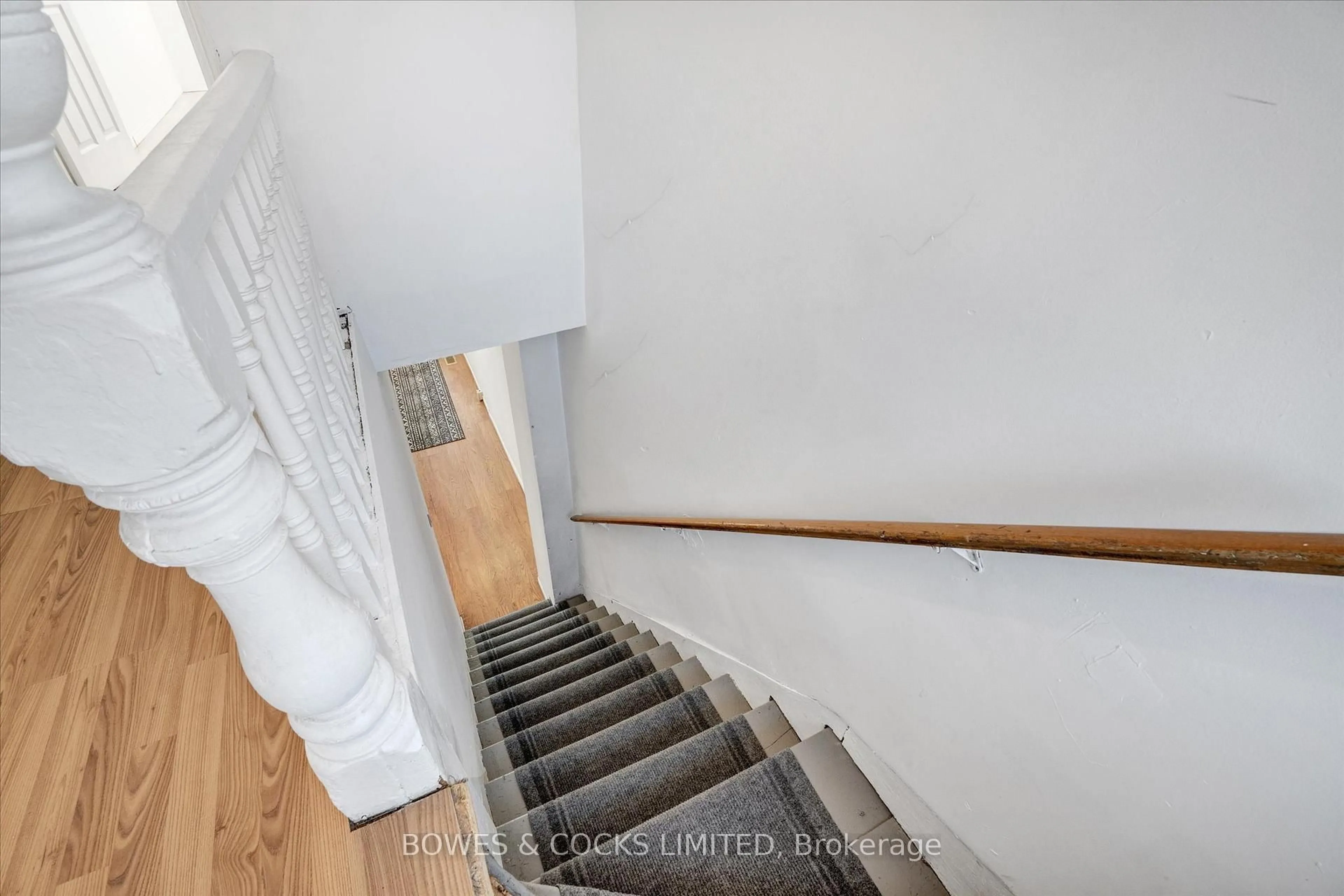 Stairs for 266 Wolfe St, Peterborough Central Ontario K9J 2L3