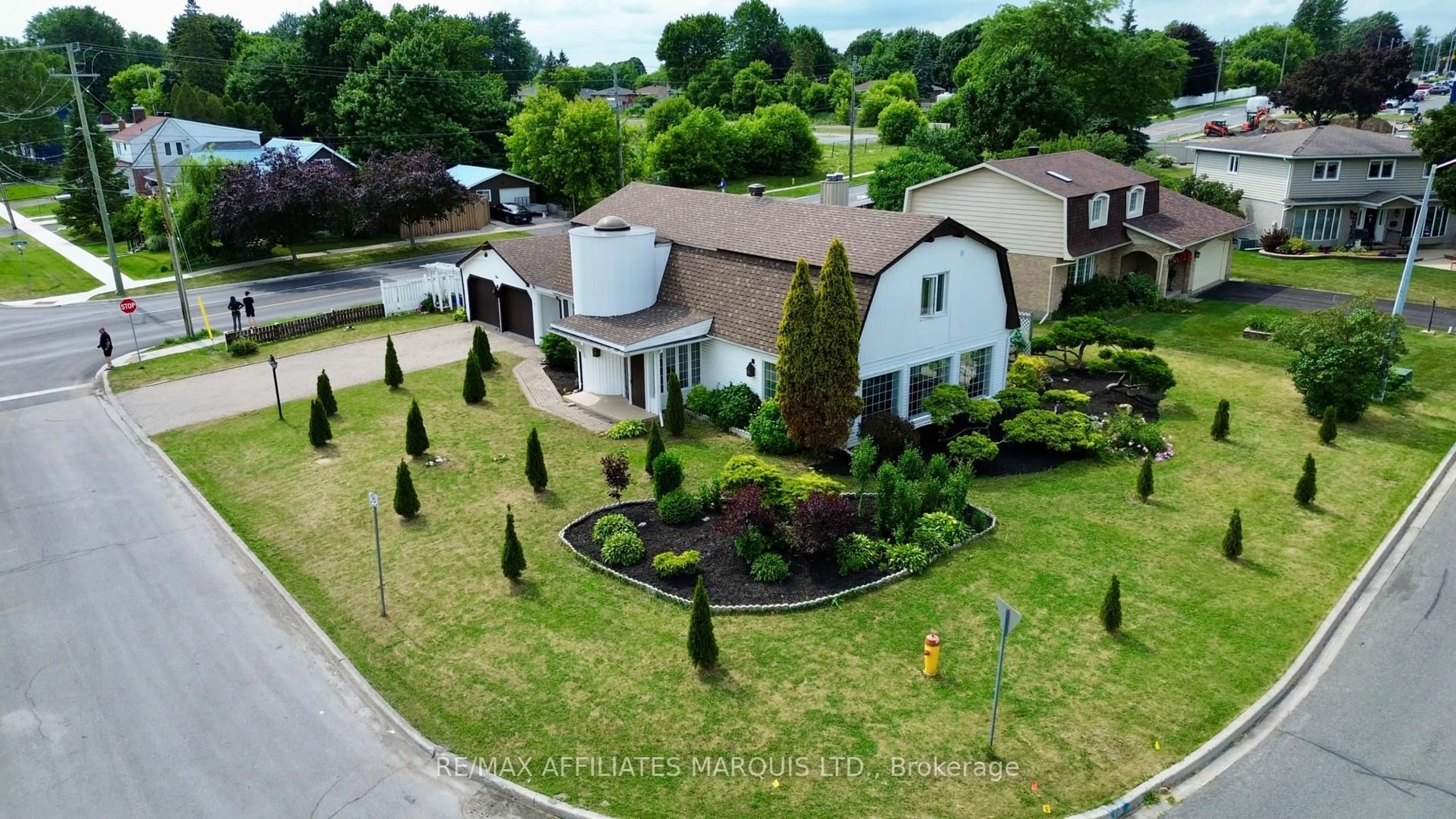 A pic from outside/outdoor area/front of a property/back of a property/a pic from drone, street for 1 Monaco Cres, Cornwall Ontario K6H 5Z1