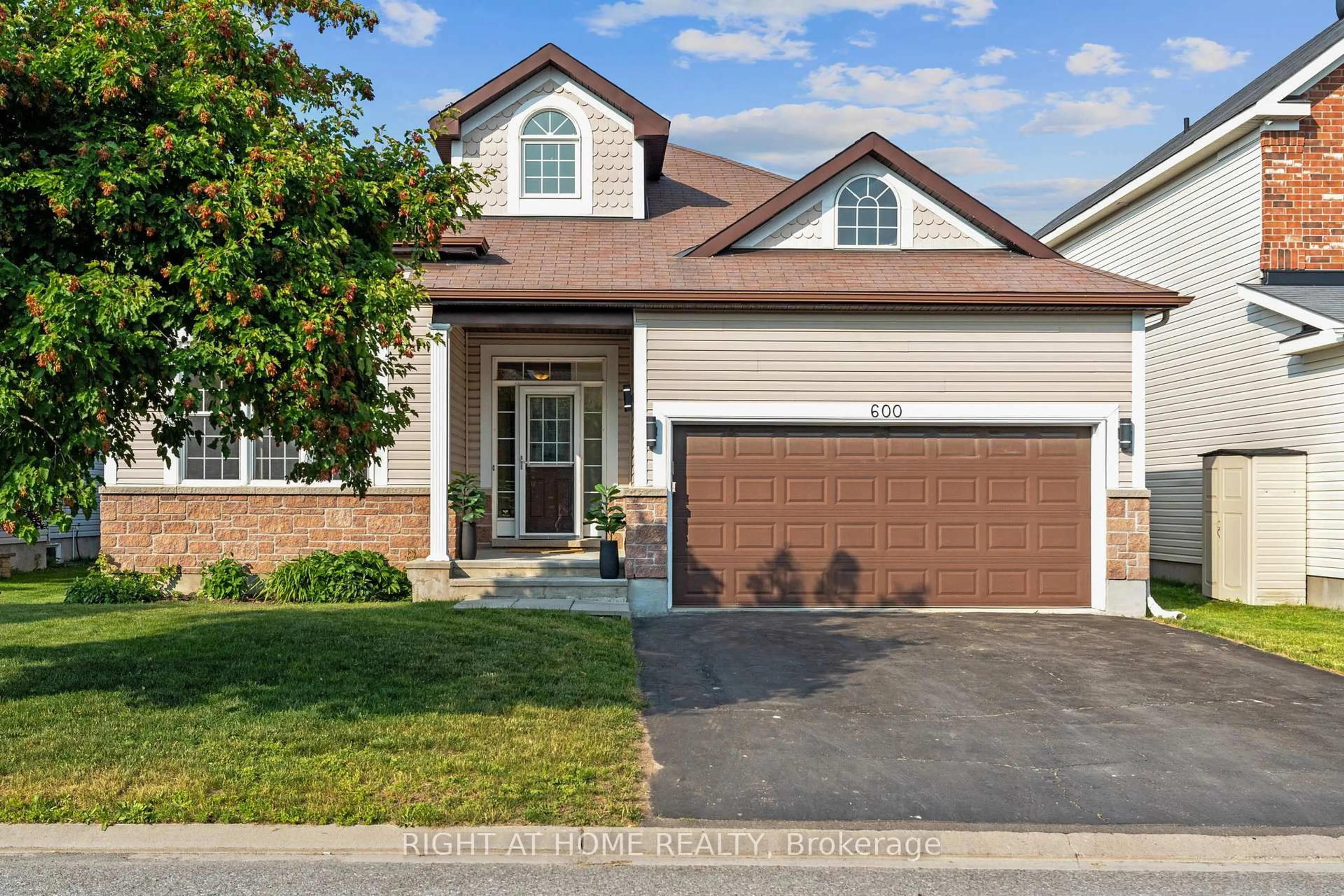 Home with brick exterior material, street for 600 Anjana Circ, Ottawa Ontario K2J 0E1