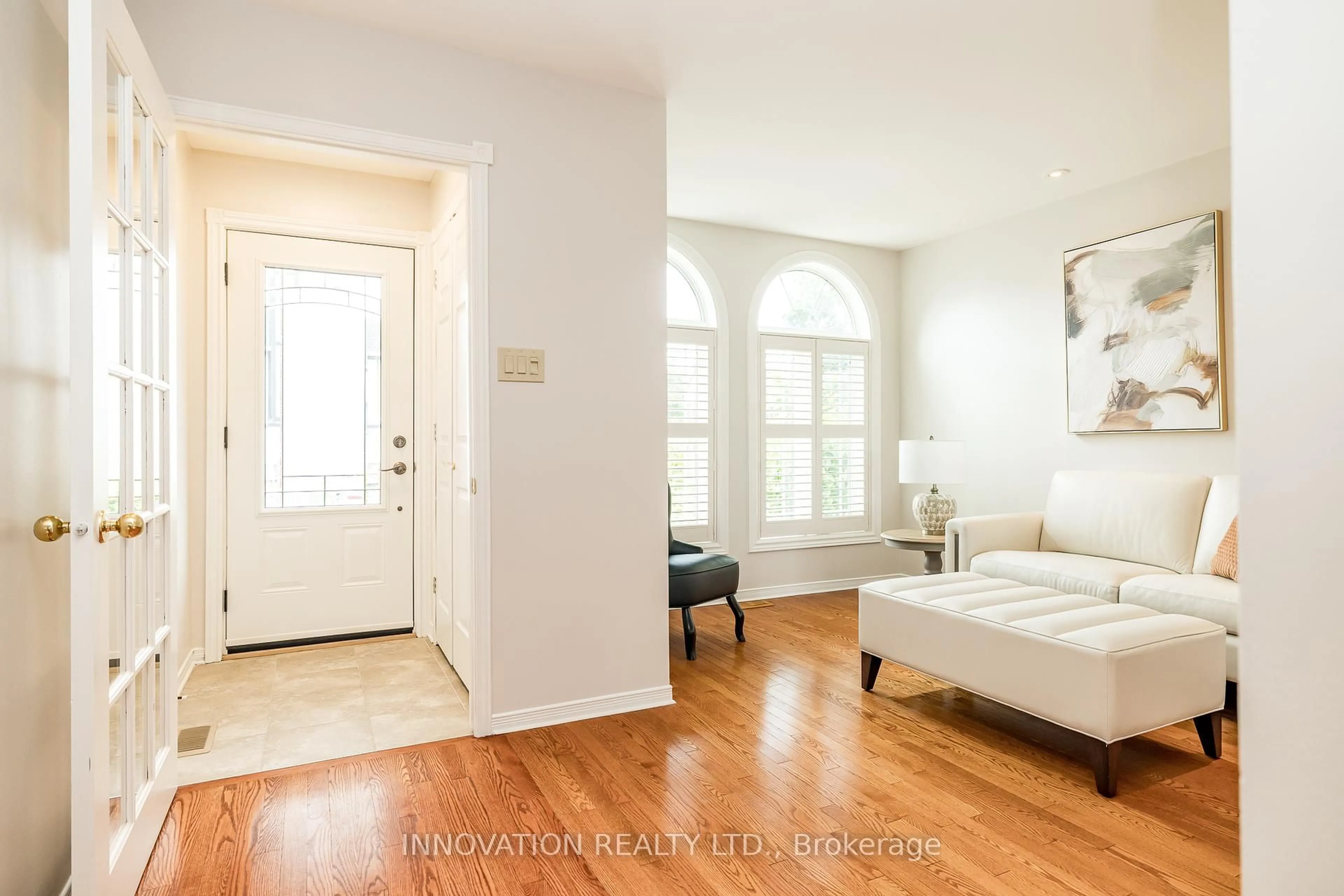 Indoor entryway for 2751 Massicotte Lane, Ottawa Ontario K1T 3G9