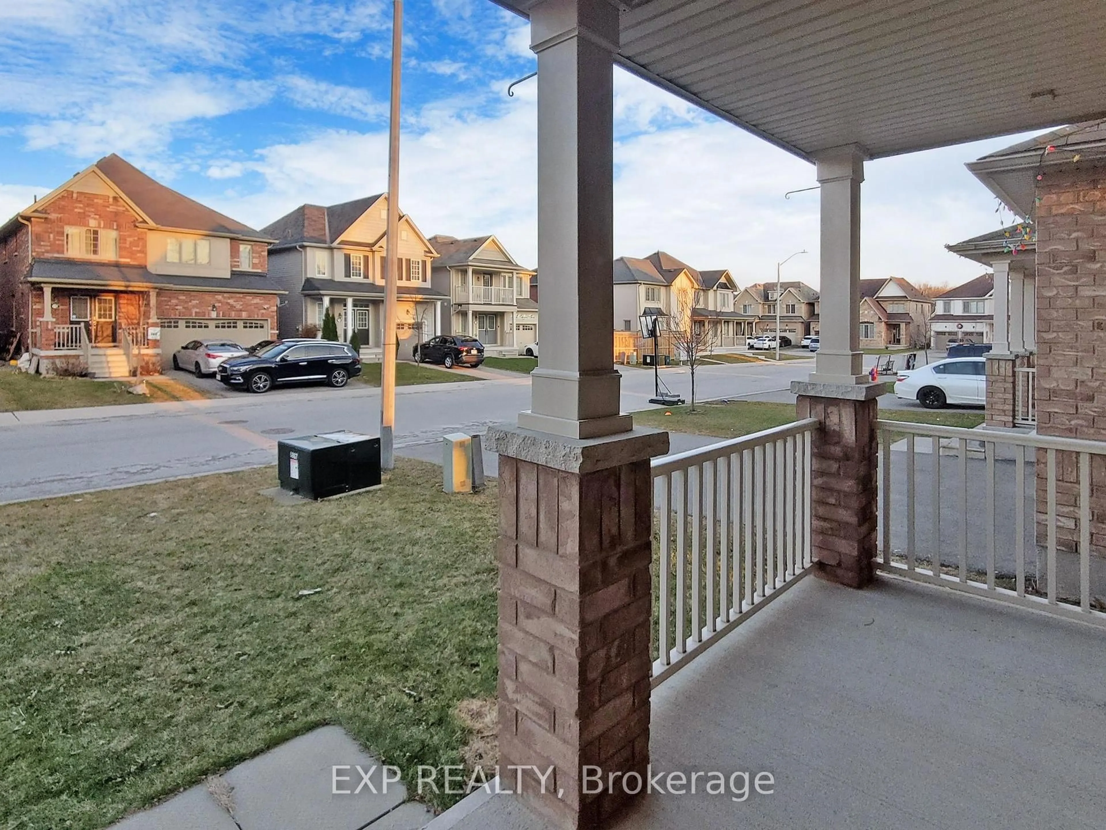A pic from outside/outdoor area/front of a property/back of a property/a pic from drone, unknown for 7721 Sassafras Tr, Niagara Falls Ontario L2H 0N5