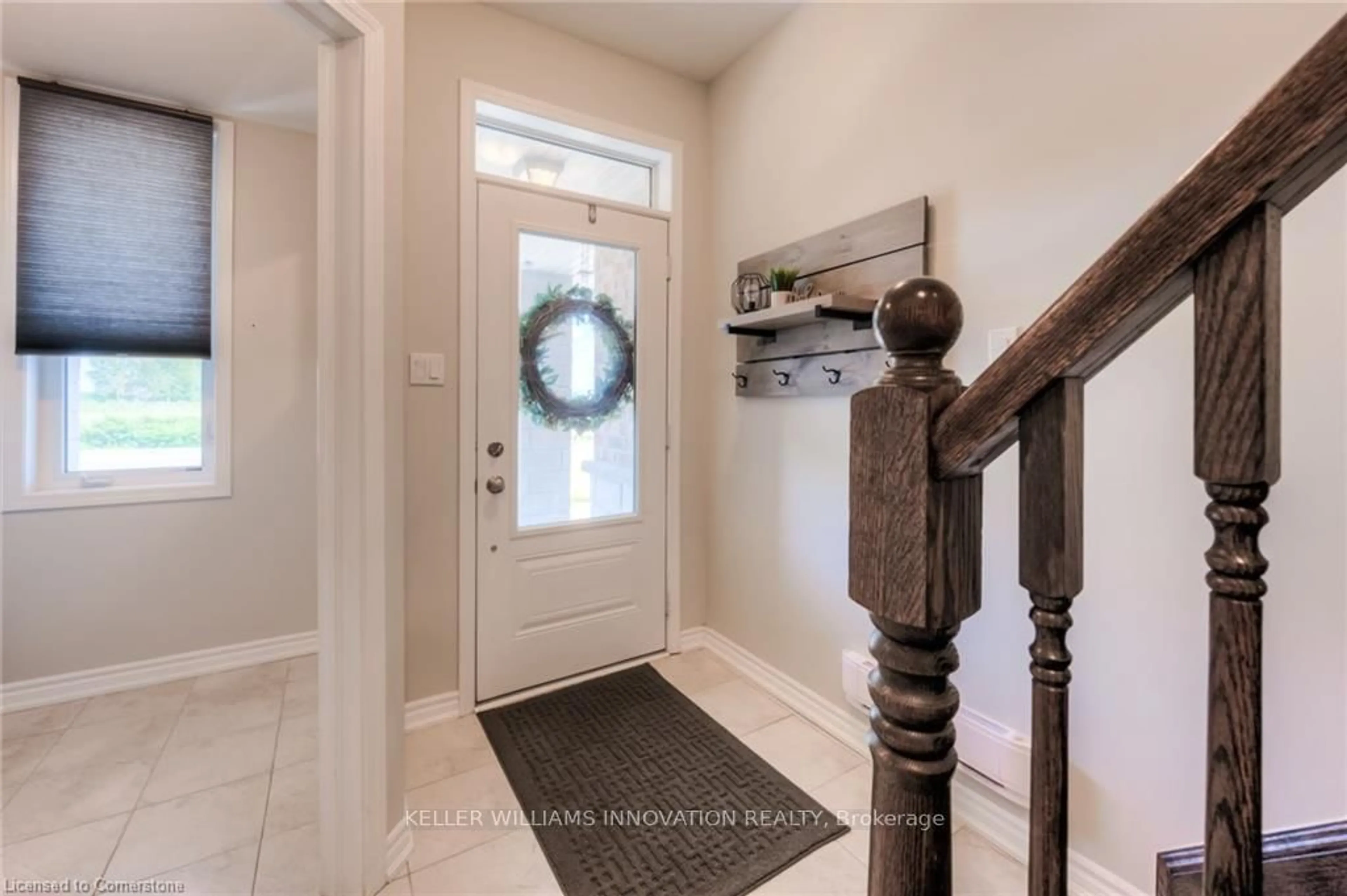 Indoor entryway for 595 Goldenrod Lane, Kitchener Ontario N2R 0L7