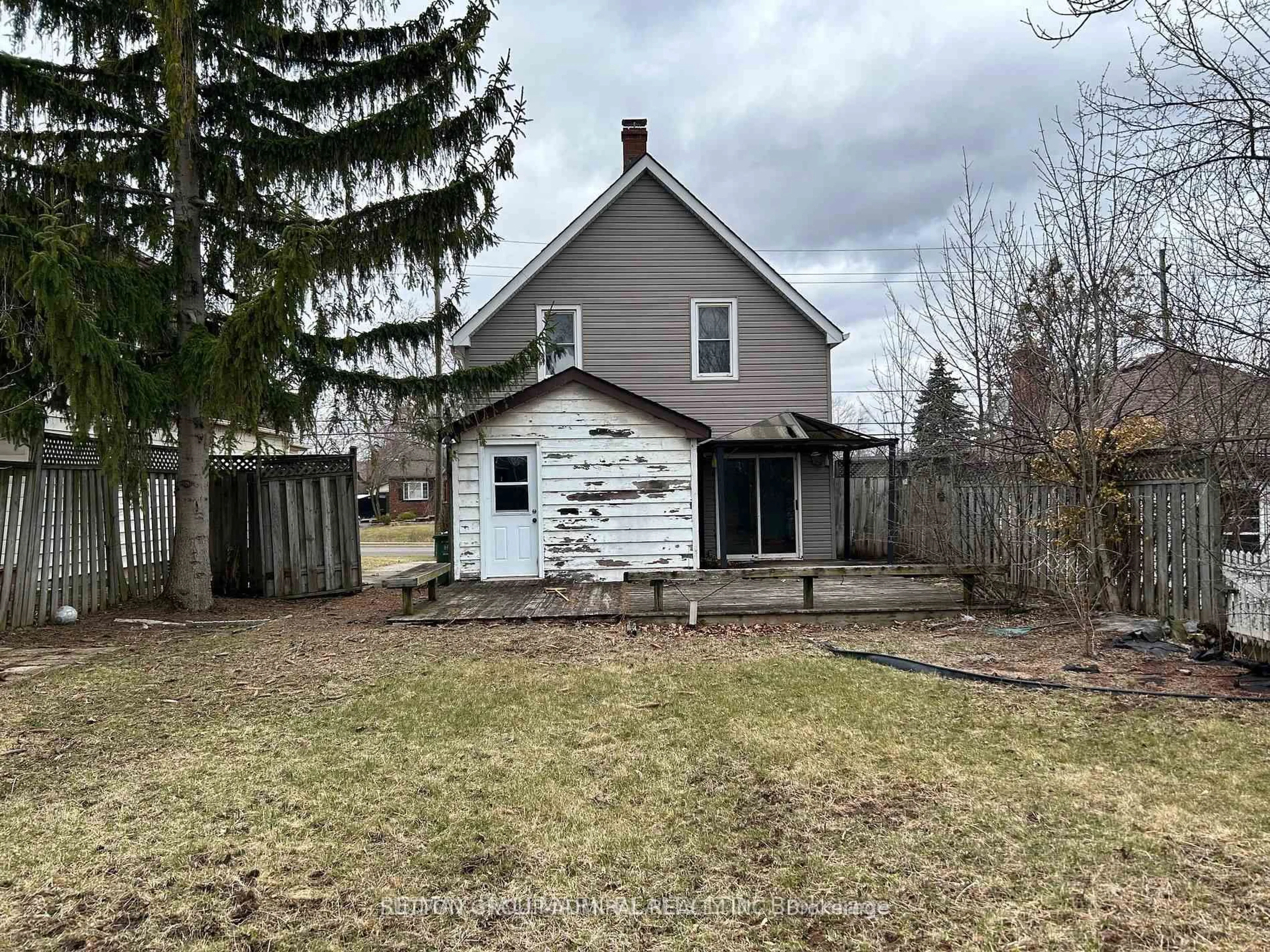Unknown for 190 Fruitland Rd, Hamilton Ontario L8E 5J7