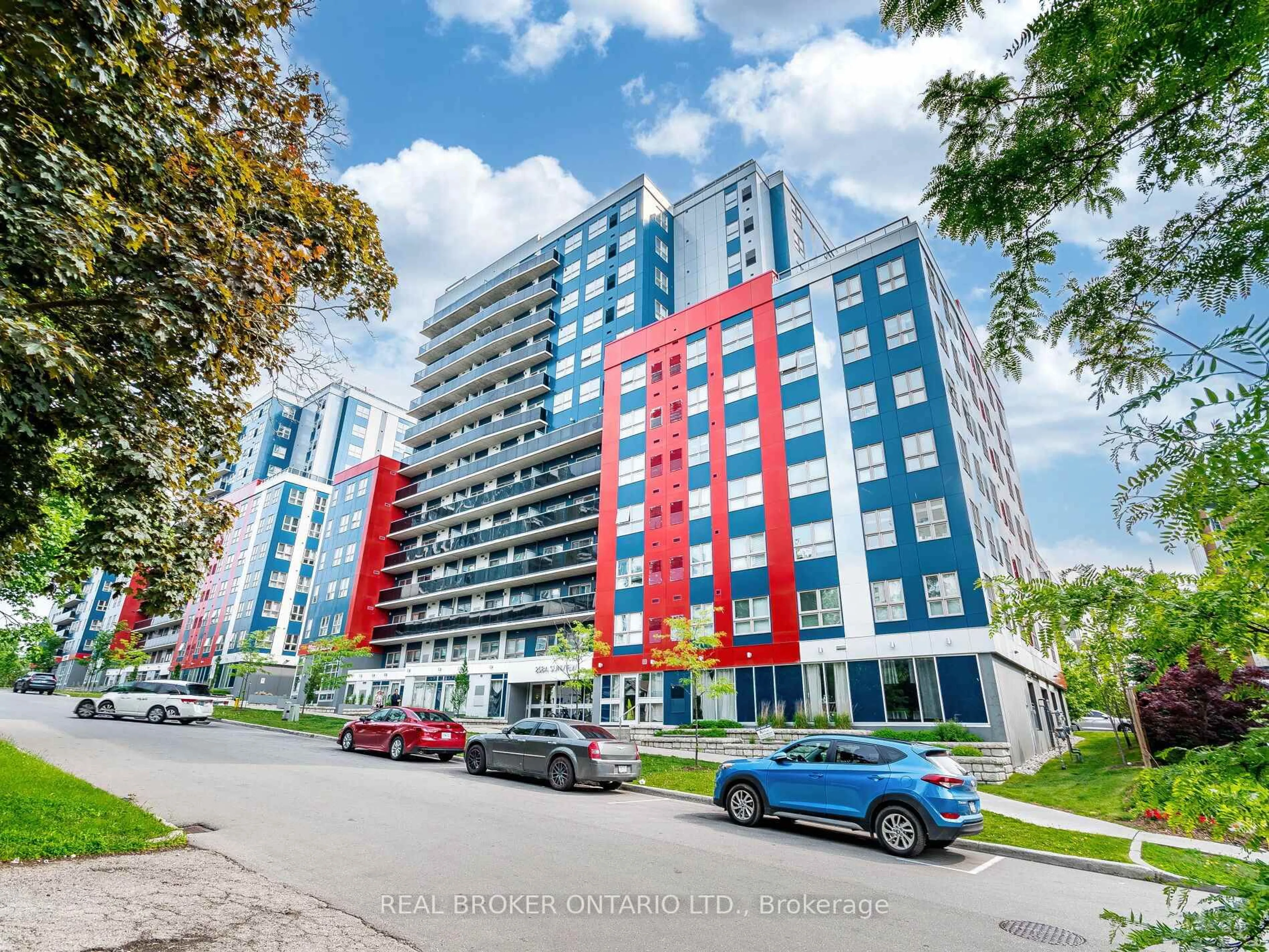 A pic from outside/outdoor area/front of a property/back of a property/a pic from drone, building for 258A Sunview St #123, Waterloo Ontario N2L 0H6