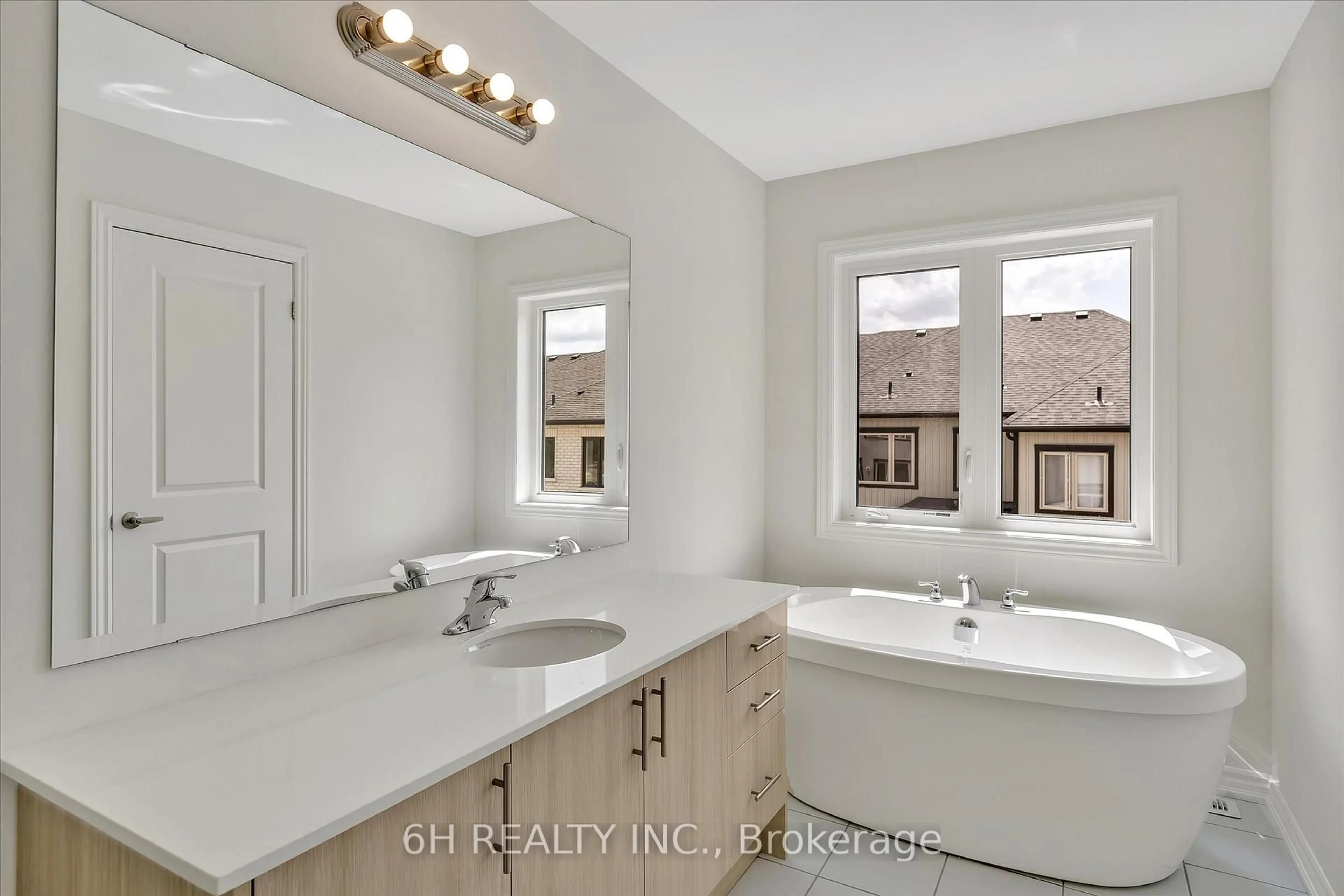 Standard bathroom, ceramic/tile floor for 732 Carpenter Tr, Peterborough North Ontario K9K 0J3