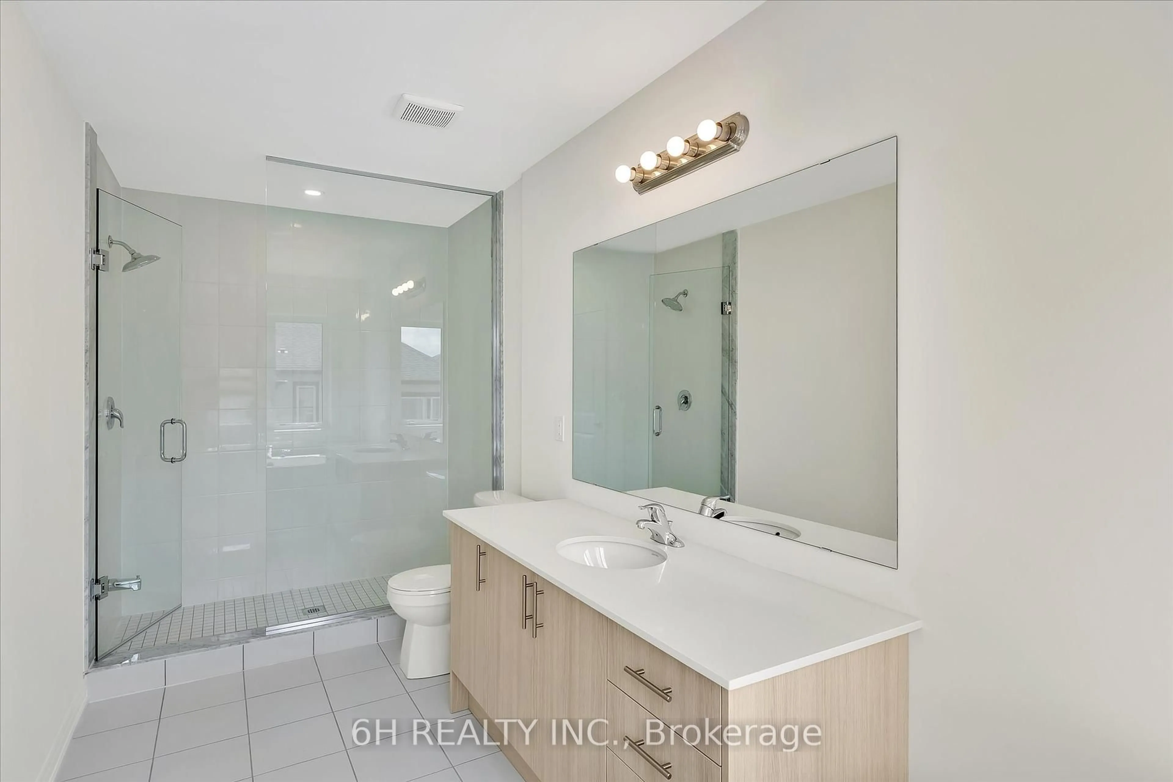 Standard bathroom, ceramic/tile floor for 732 Carpenter Tr, Peterborough North Ontario K9K 0J3