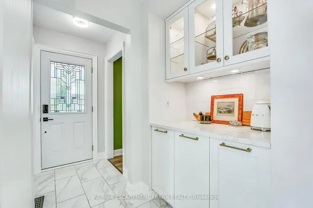 Additional property image - 54 John Murray St