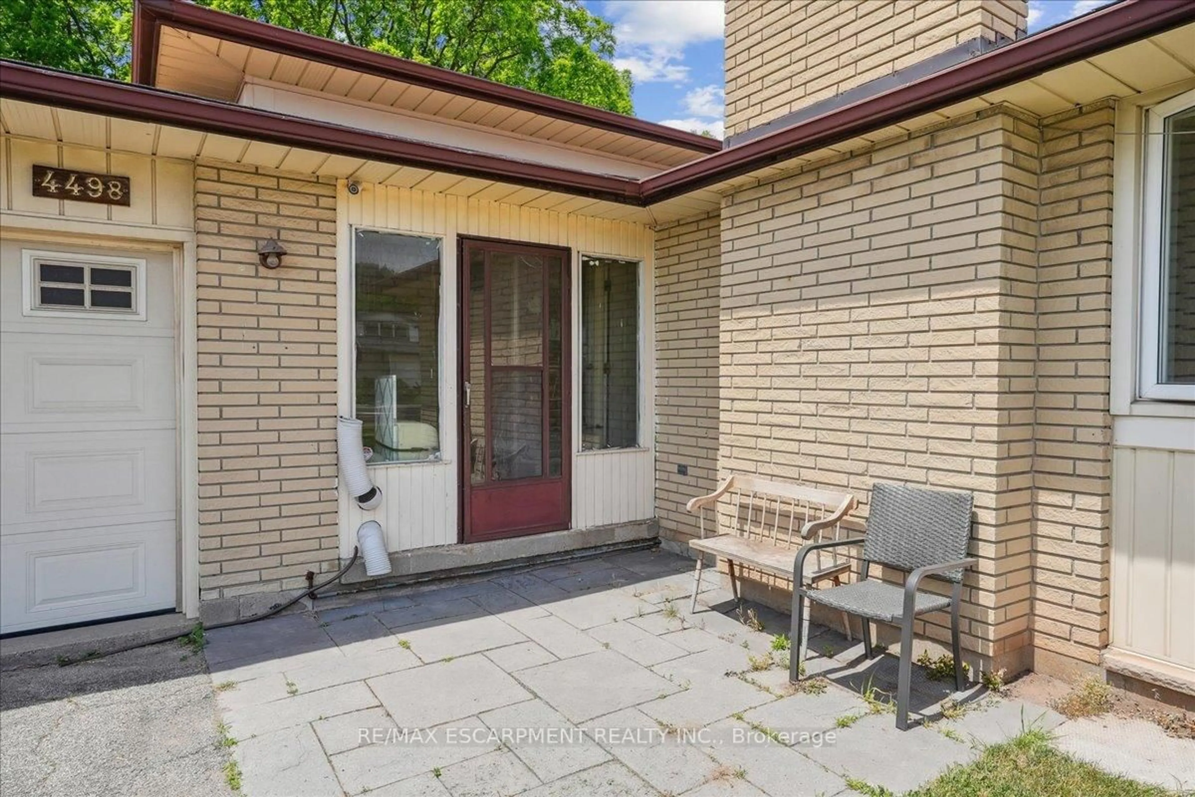 Patio, street for 4498 Ontario St, Lincoln Ontario L0R 1B5