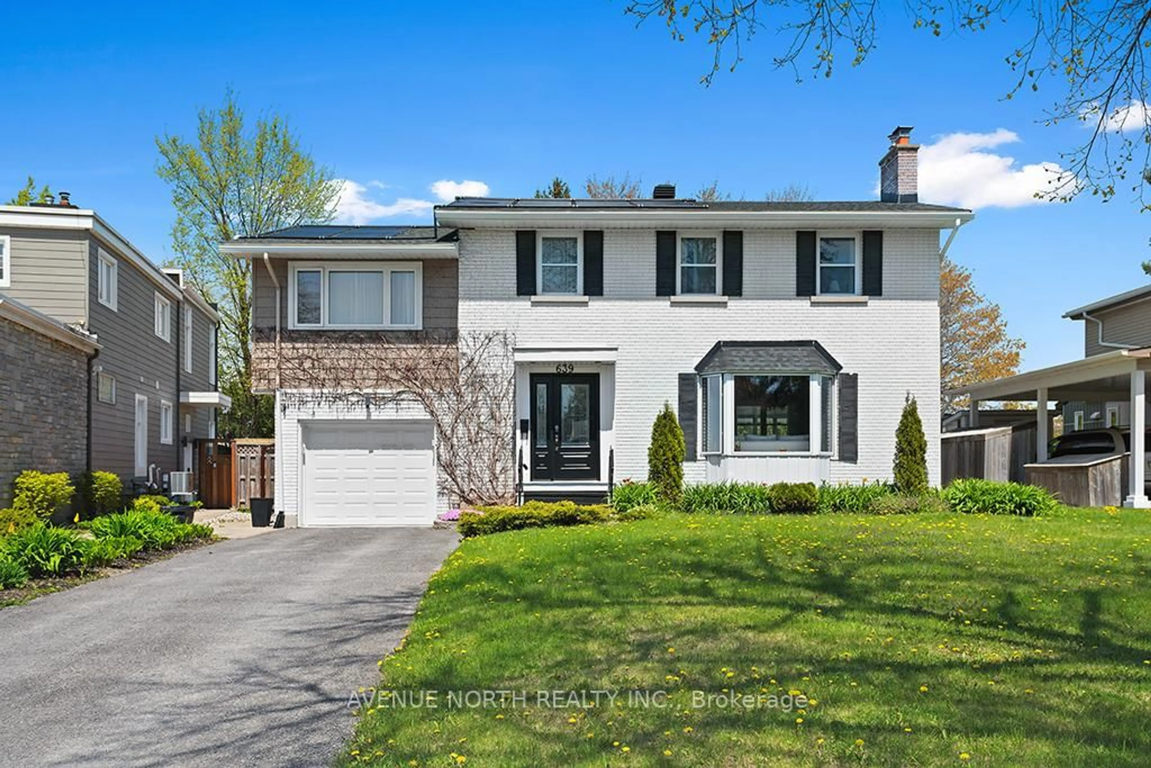 Home with brick exterior material, street for 639 Chadburn Ave, Ottawa Ontario K1G 0Y6