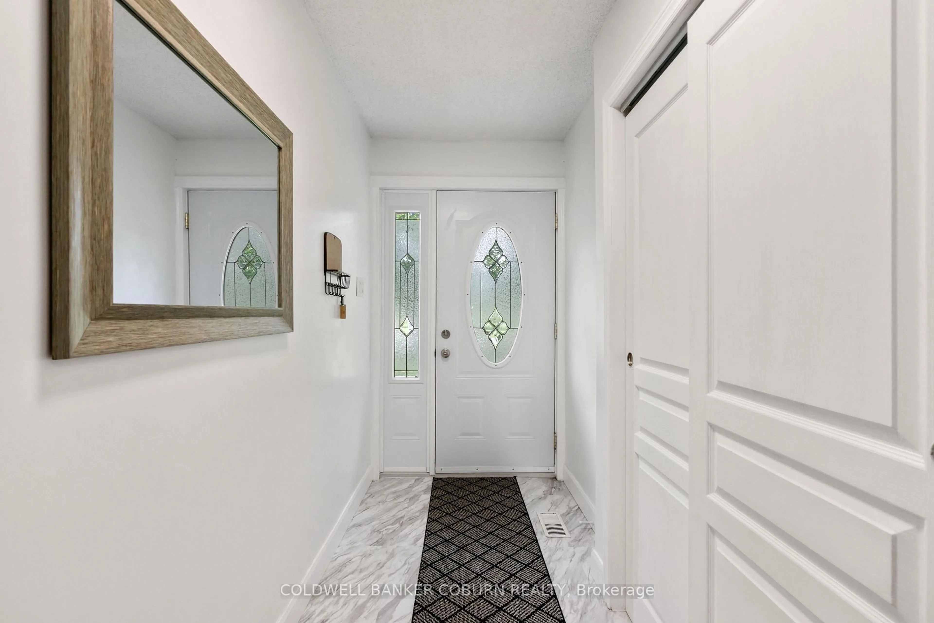 Indoor entryway for 852 County Road 44 Rd, North Grenville Ontario K0G 1J0